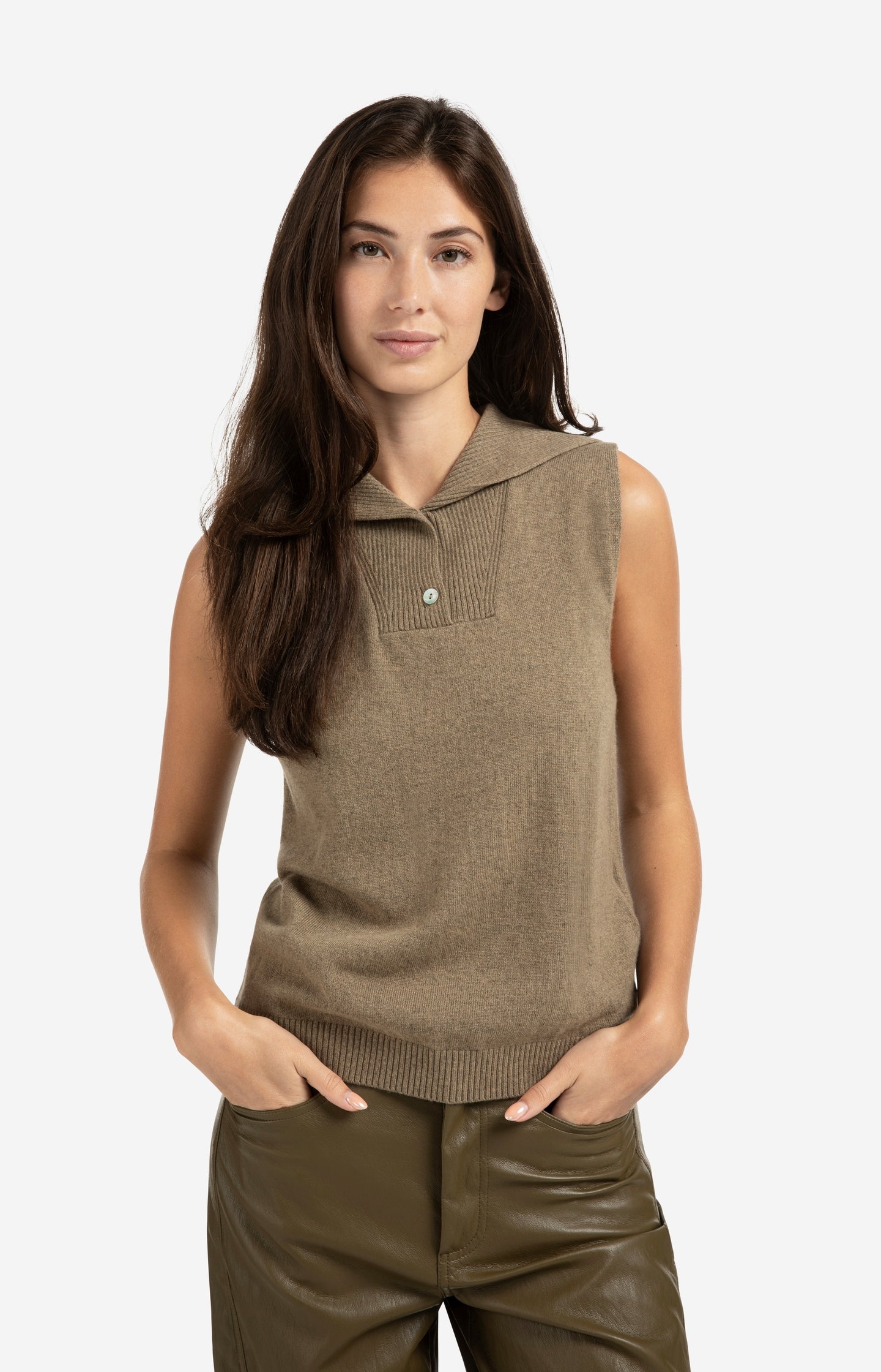 Sleeveless knitted top with collar and button placket - Type: lookbook