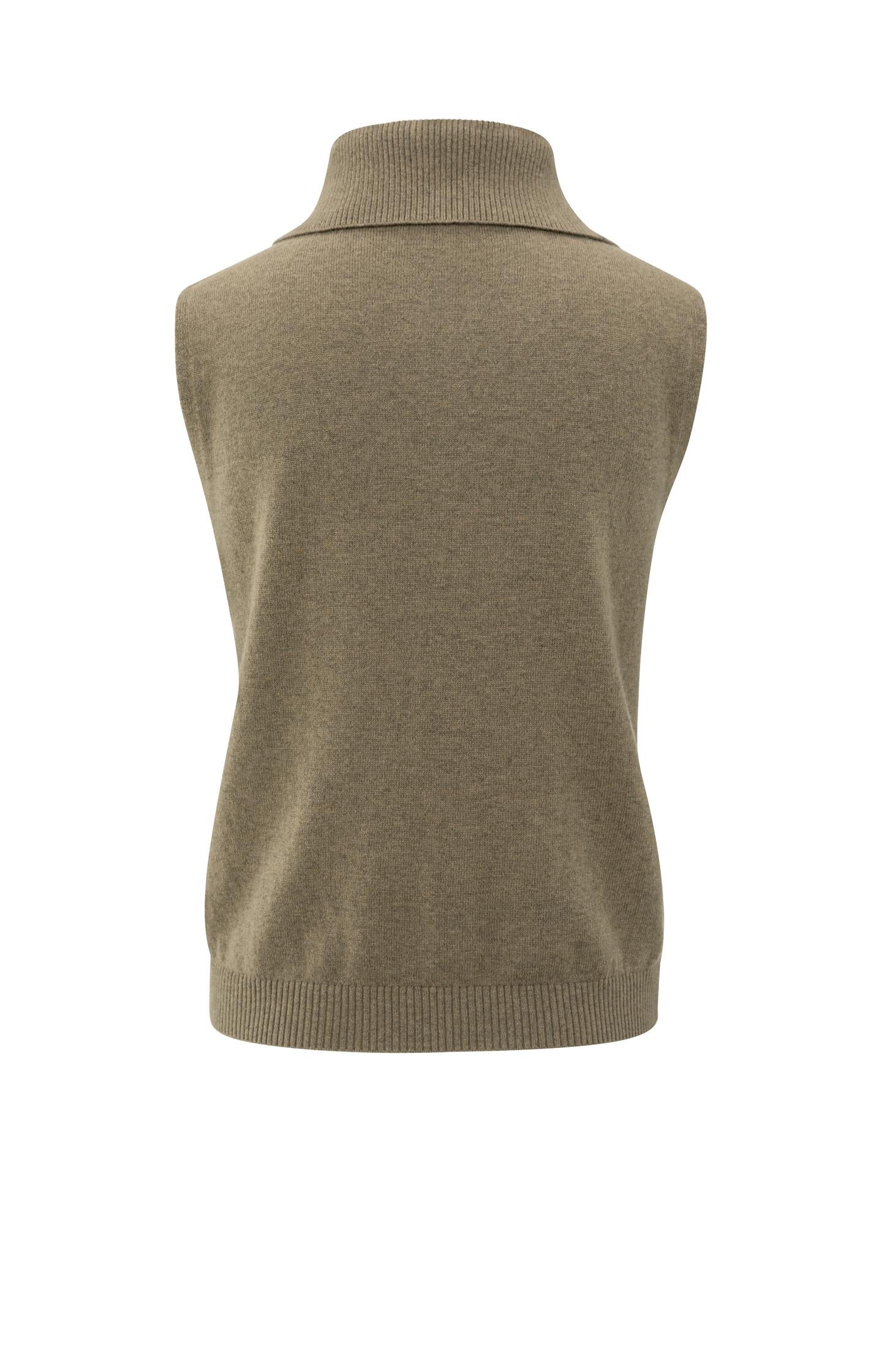 Sleeveless knitted top with collar and button placket