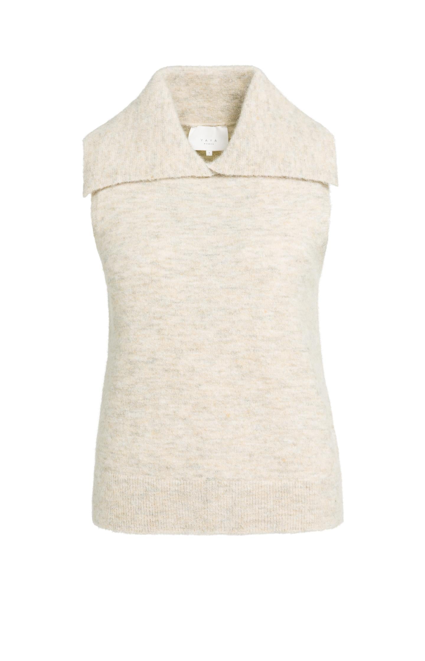 Sleeveless knitted top with collar