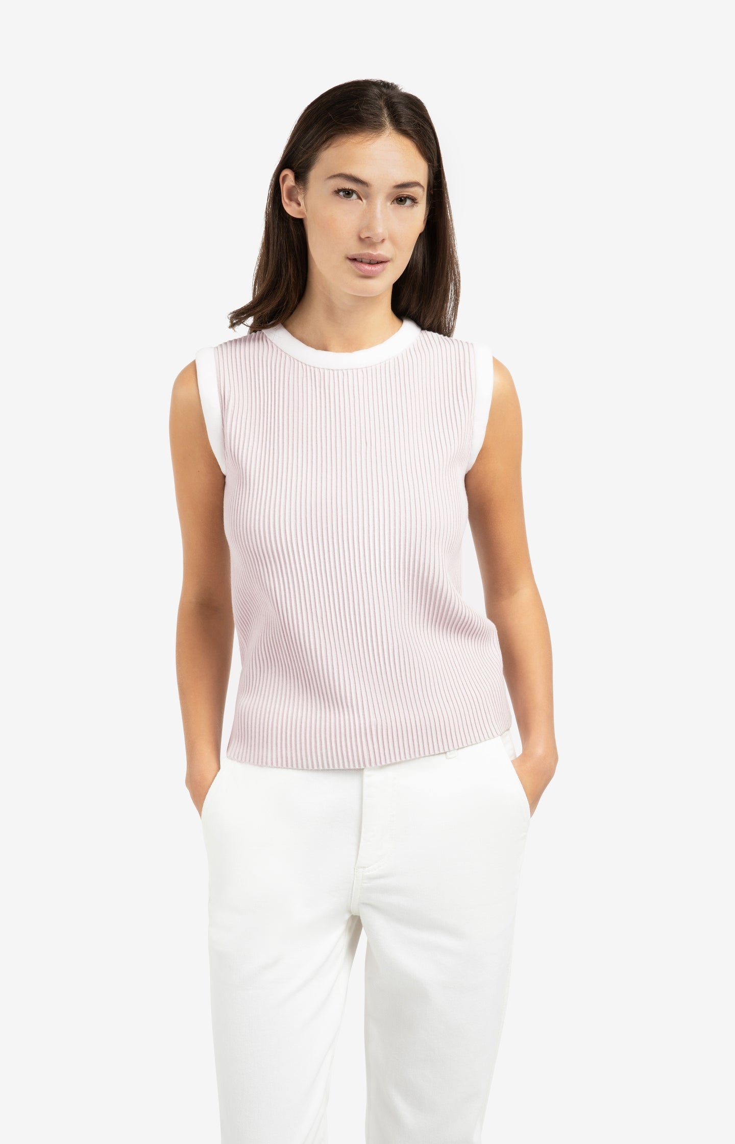 Sleeveless ribbed sweater with crew neckline