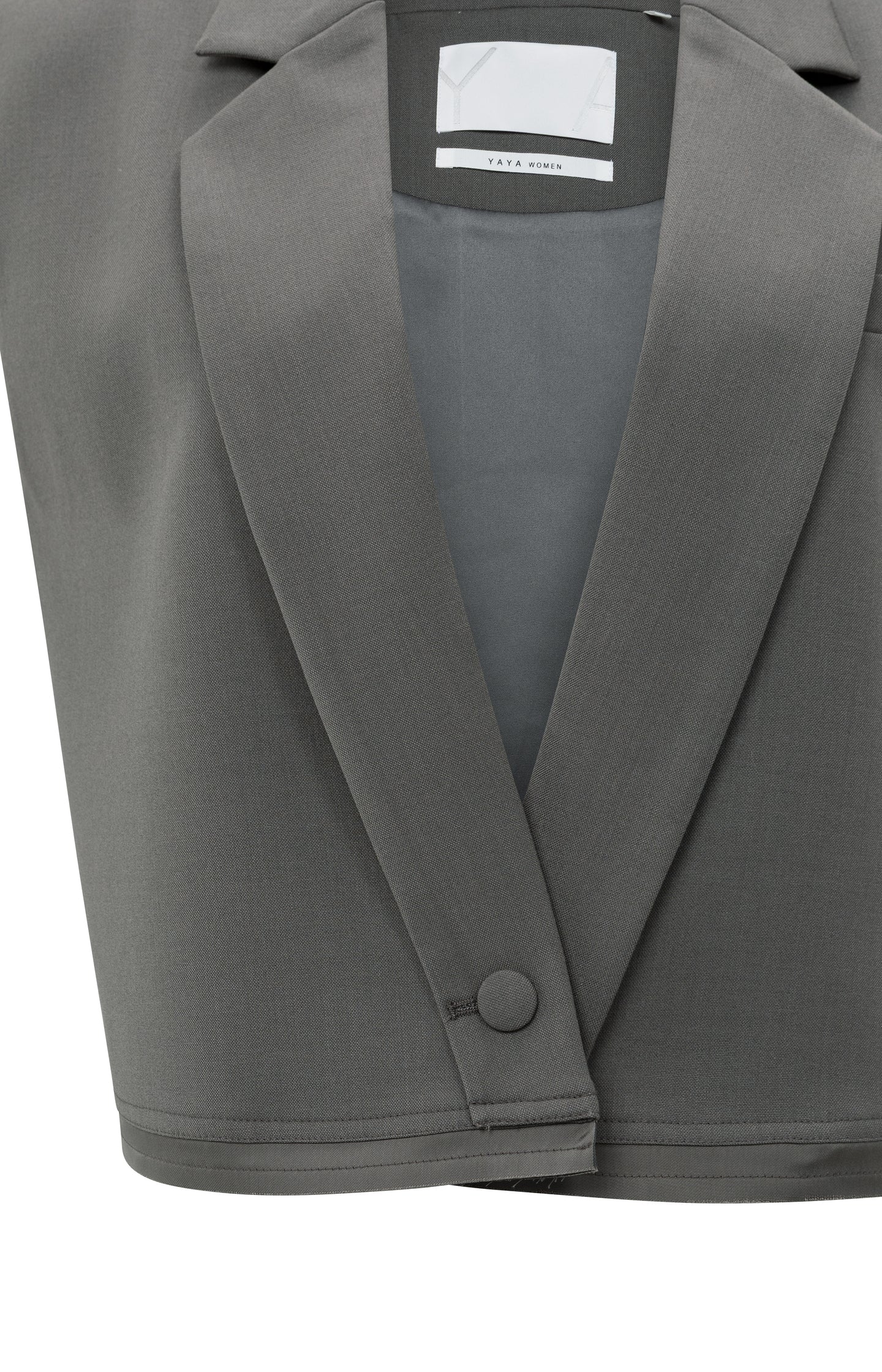 Sleeveless short blazer with double layer effect
