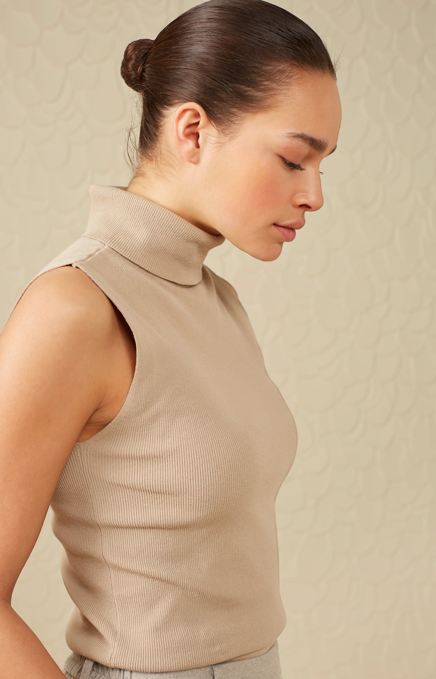 Sleeveless sweater with turtleneck and ribbed details - Type: lookbook