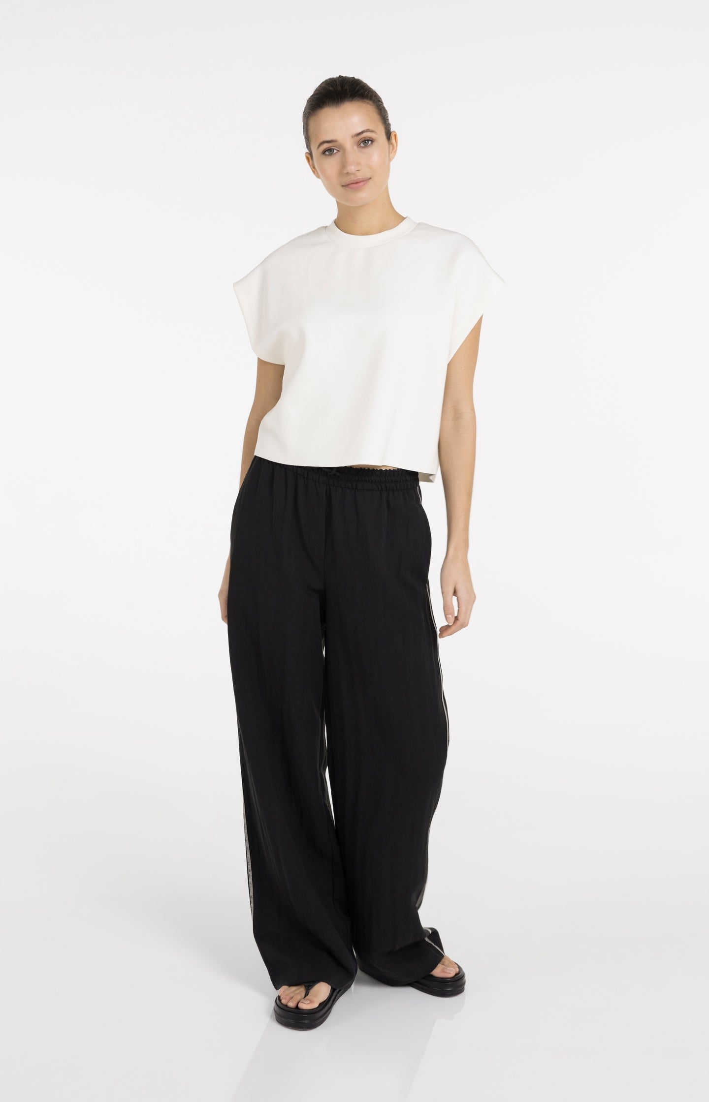 Sleeveless sweatshirt in boxy fit