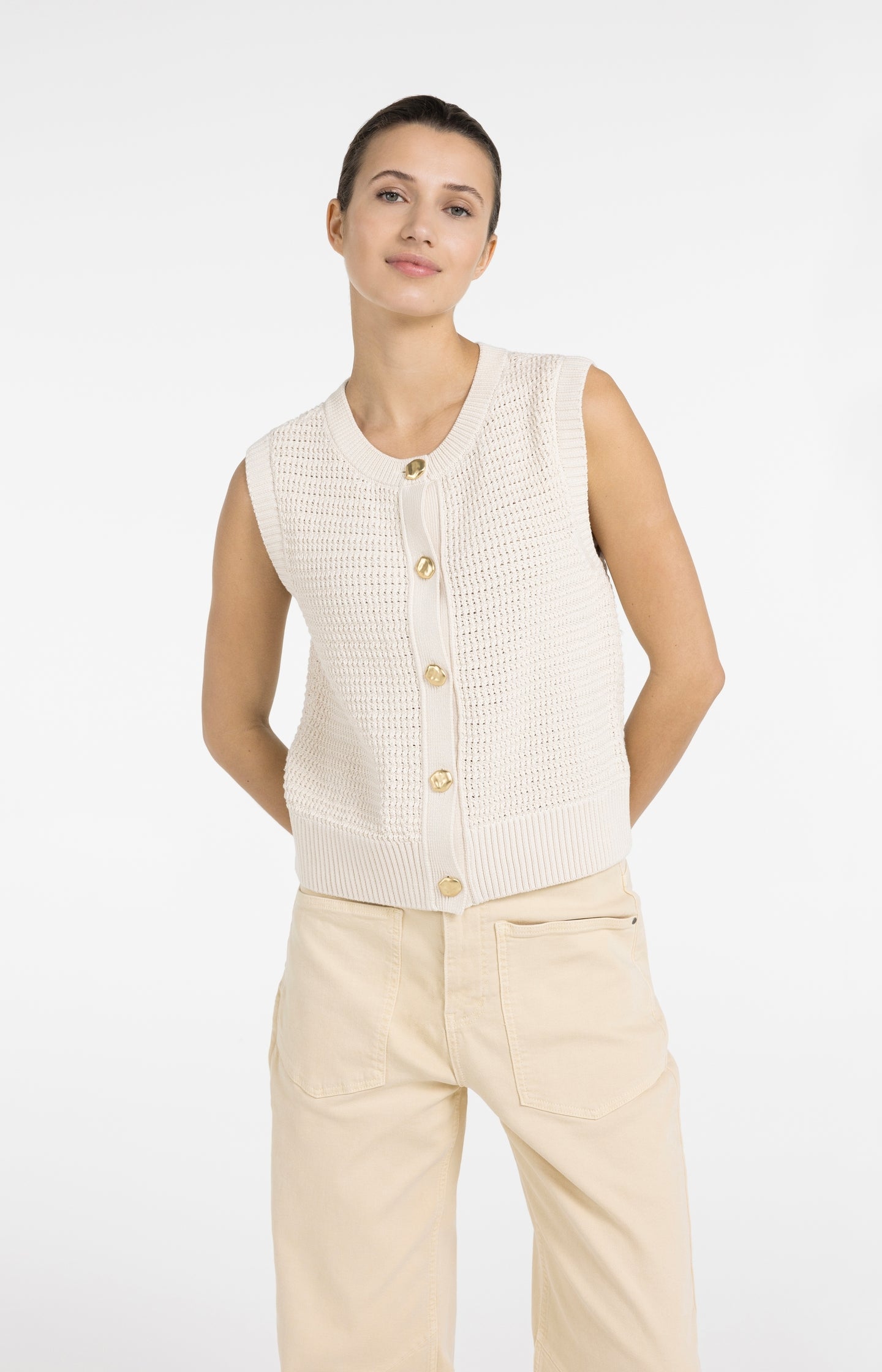Sleeveless textured cardigan with gold-tone buttons