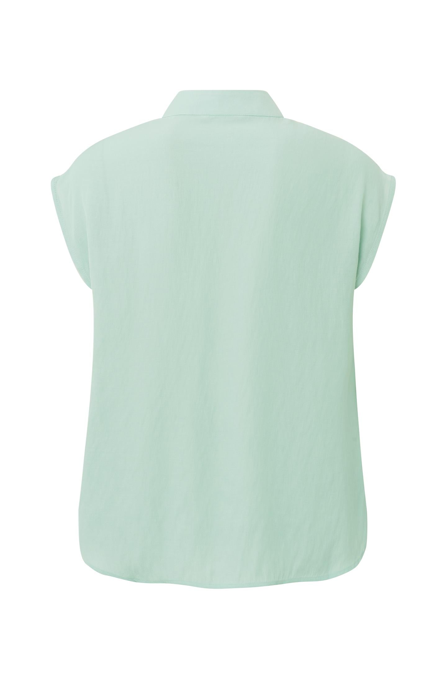 Sleeveless top with high neck and button in supple fit