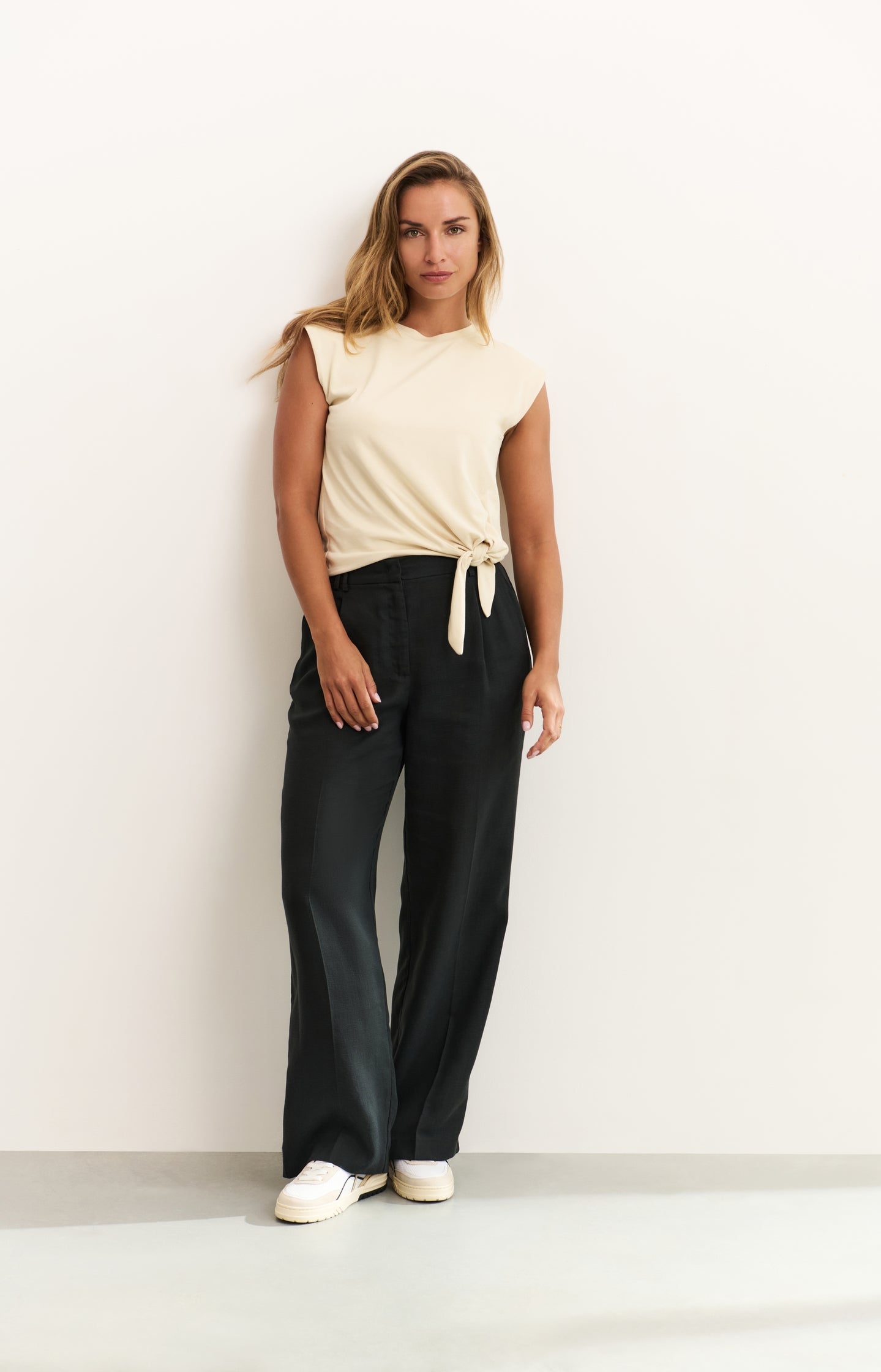 Sleeveless top with knot detail
