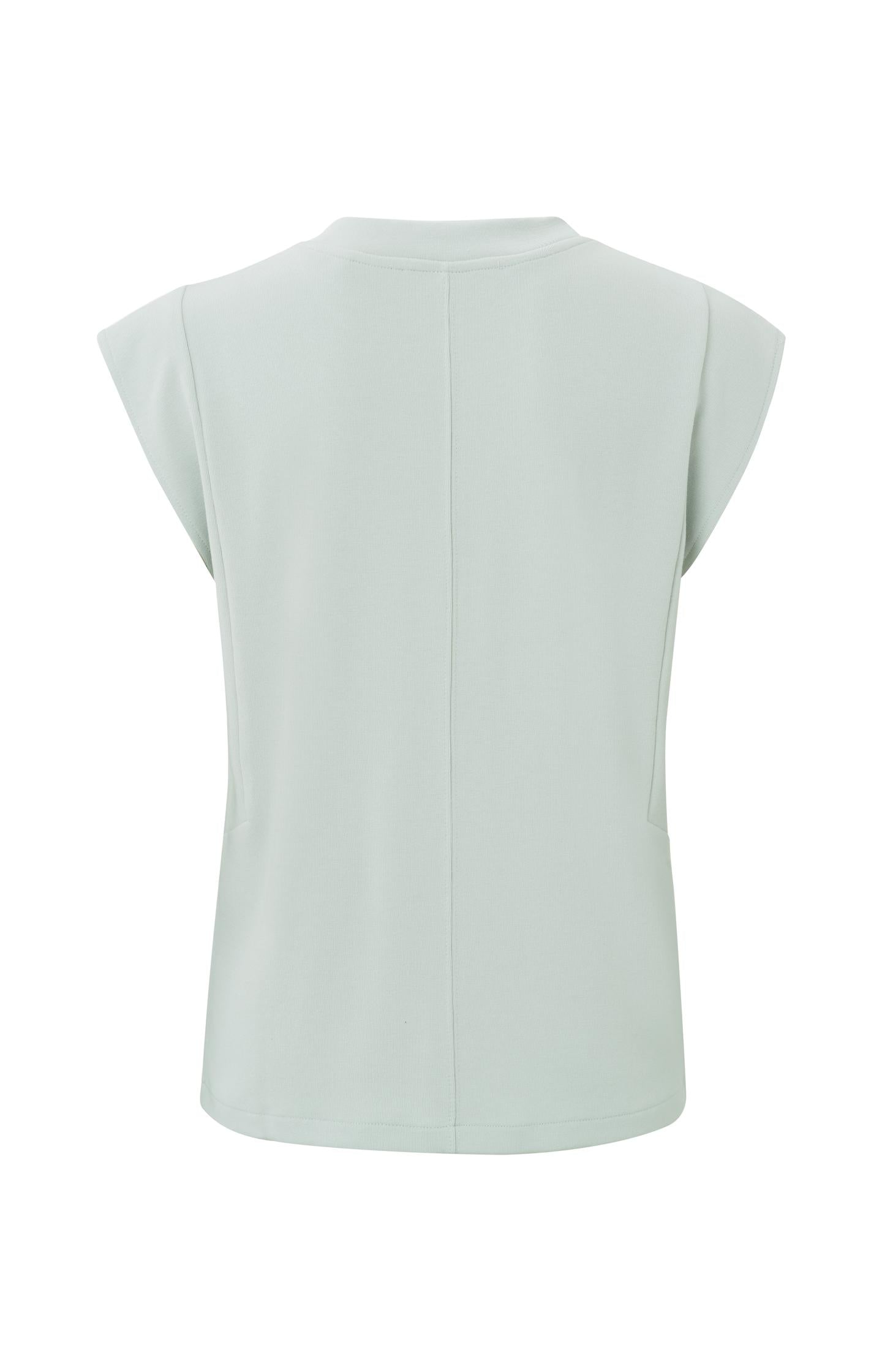 Sleeveless top with round neck and seam details