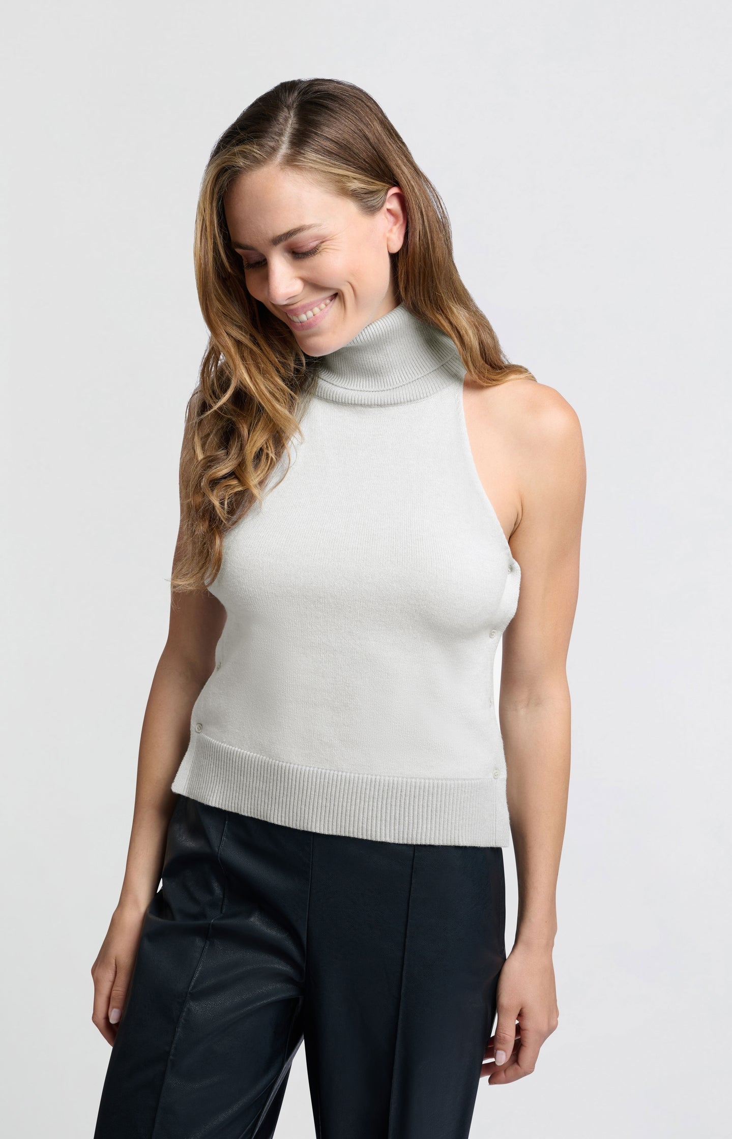 Turtle neck white gray sleeveless top selling