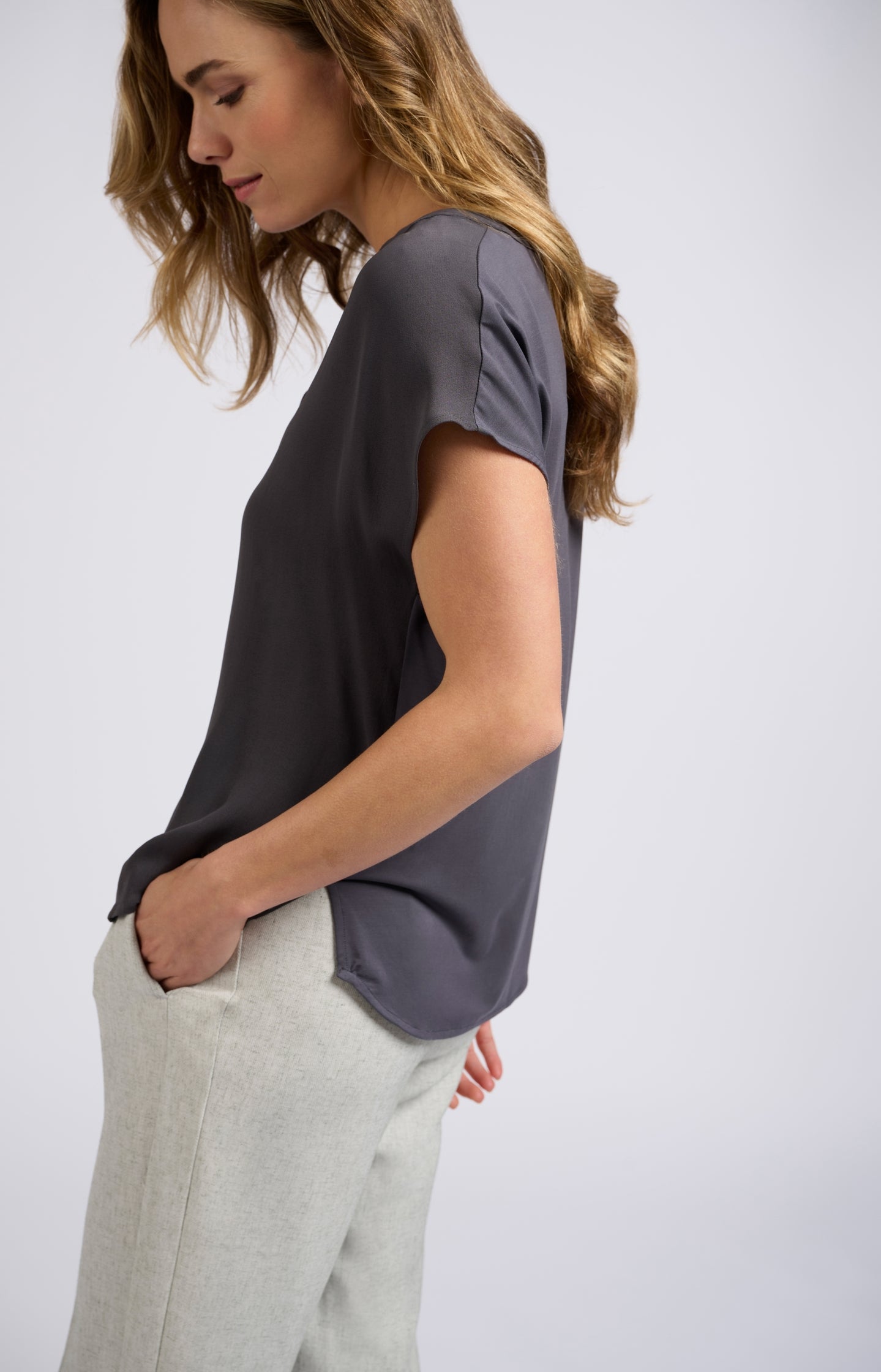 Flowy top with short sleeves, V-neck in mixed materials