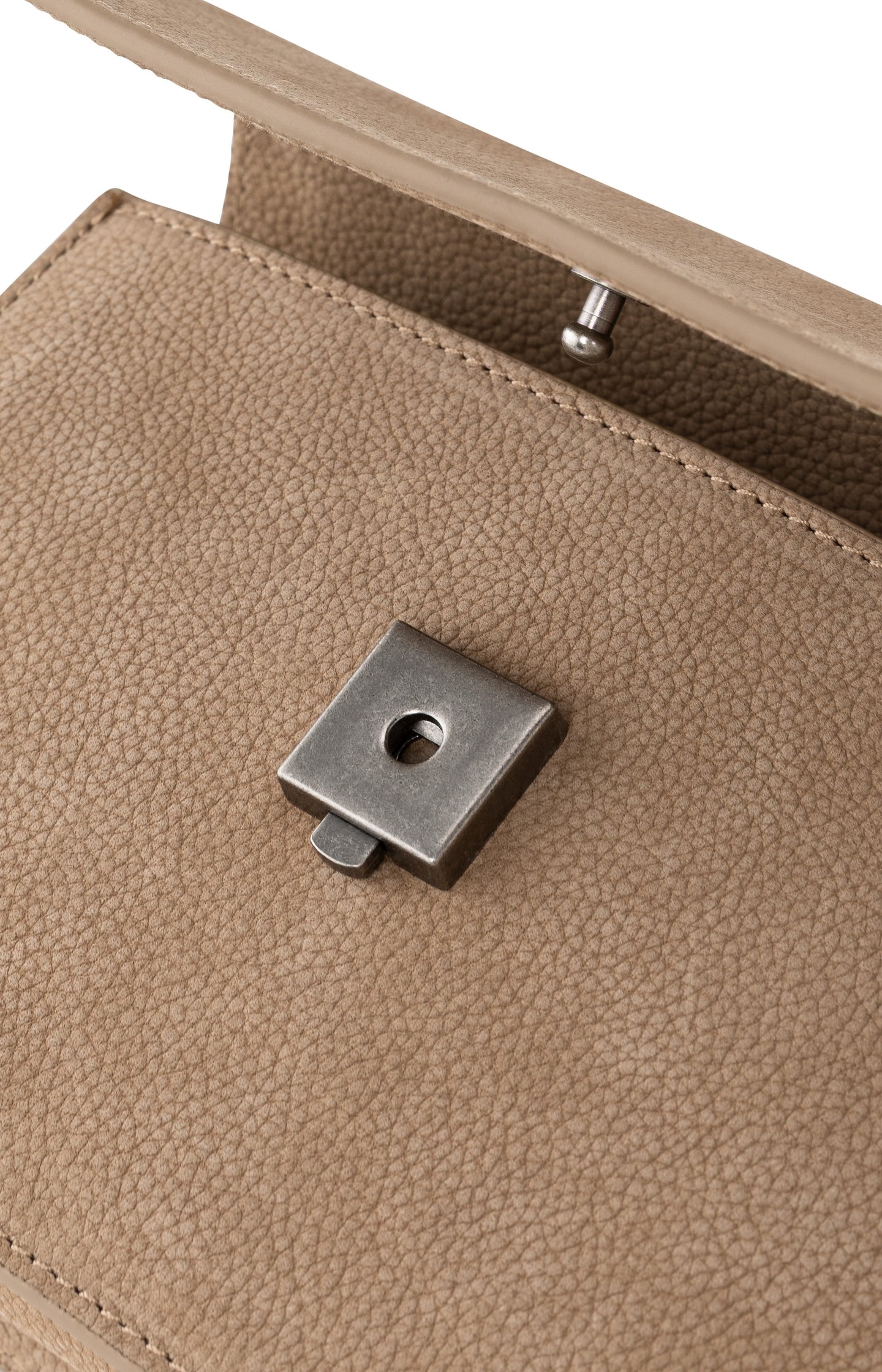 Small leather shoulder bag with chain strap