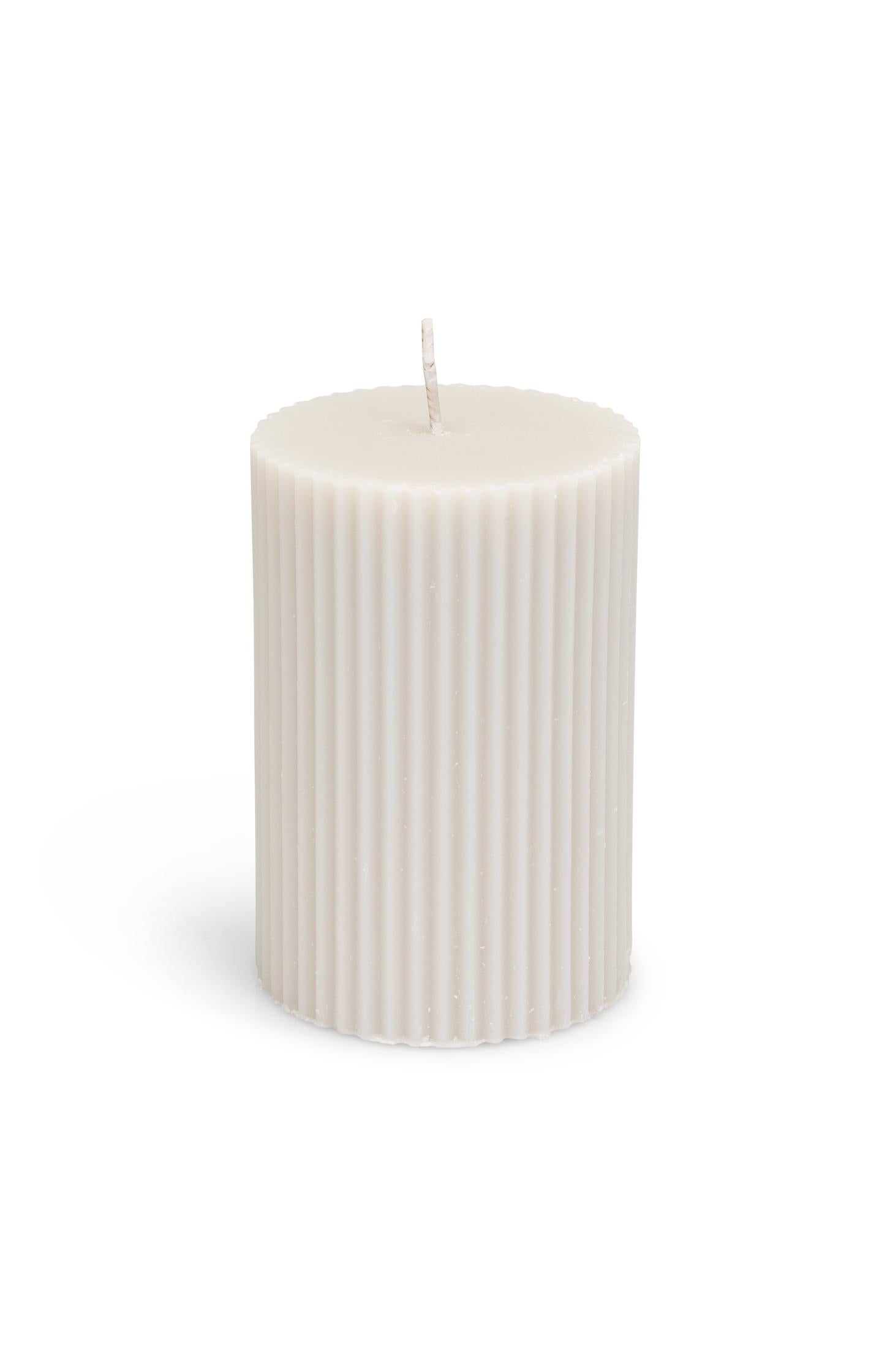 Small ribbed pillar candle - Type: product