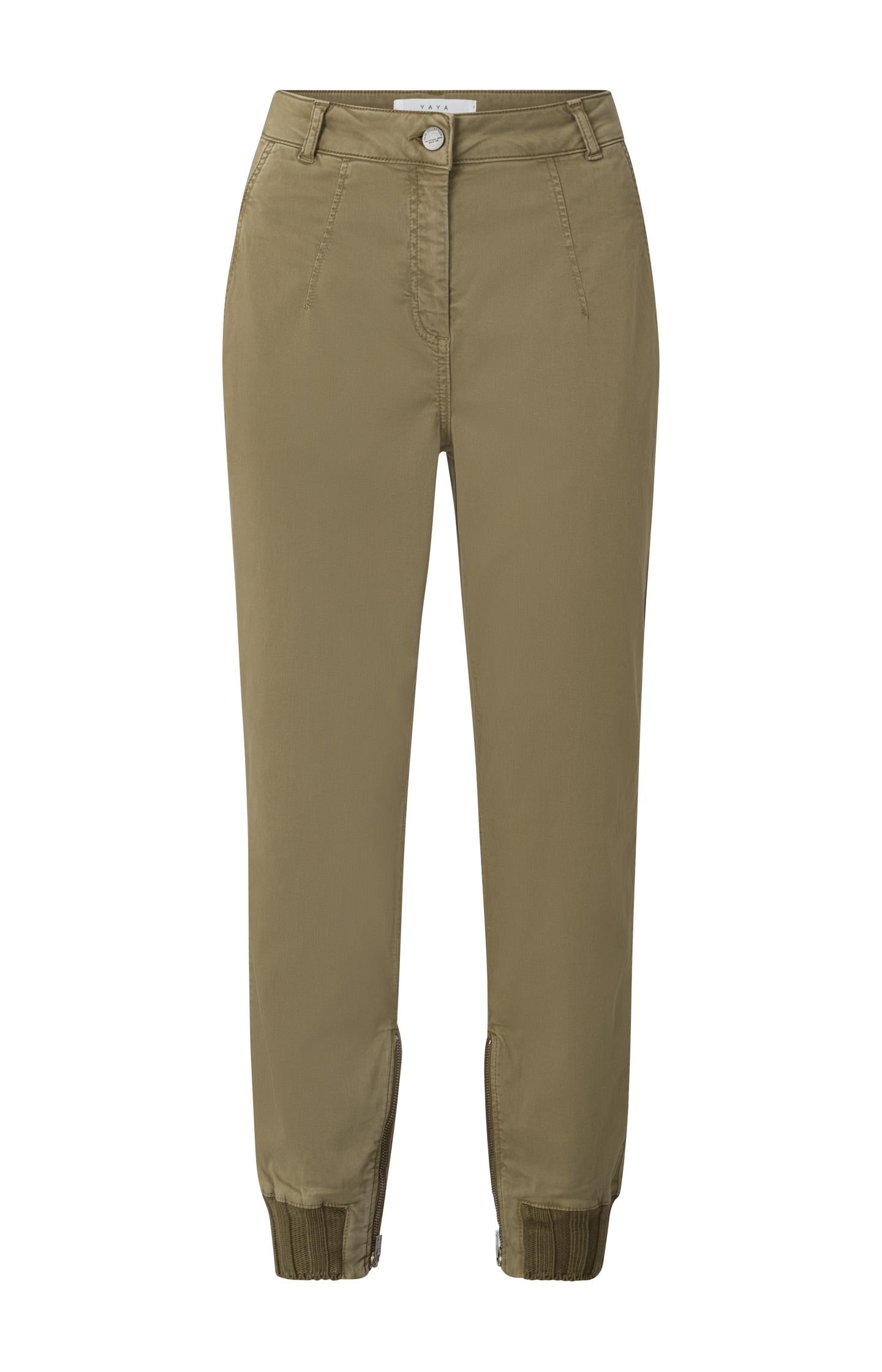 Soft cargo trousers with zip fly and pockets - Type: product