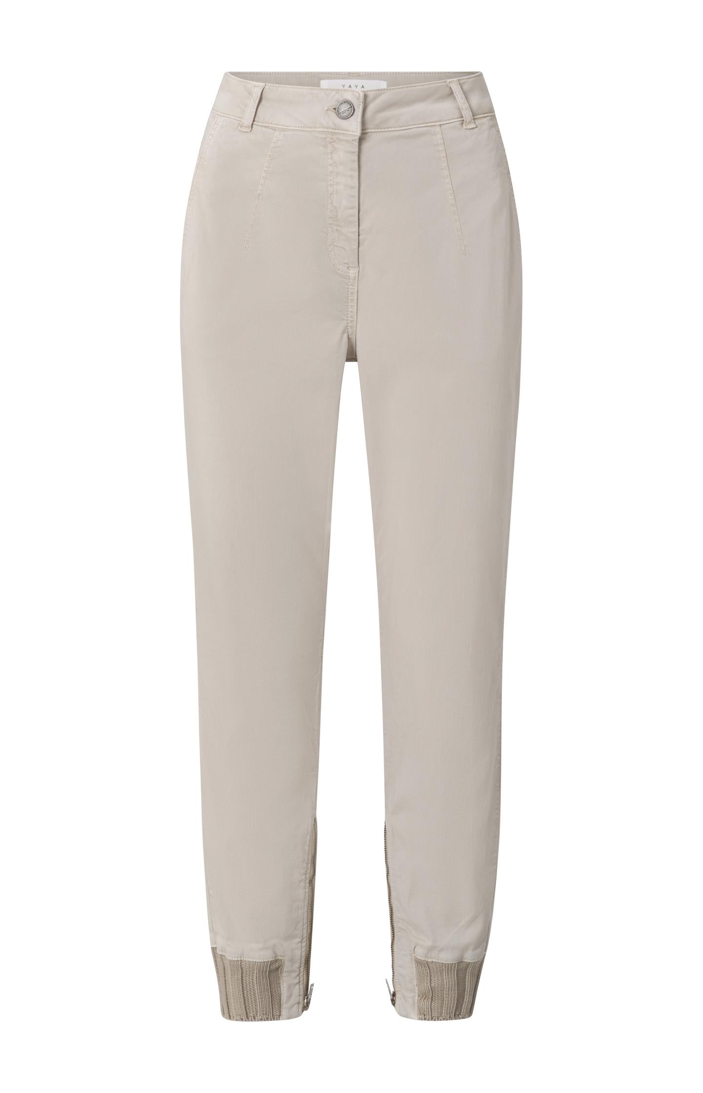 Soft cargo trousers with zip fly and pockets - Type: product