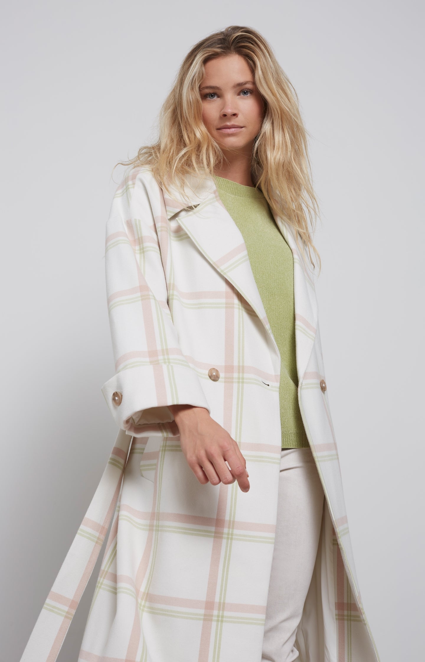 Soft coat with check print, long sleeves and buttons