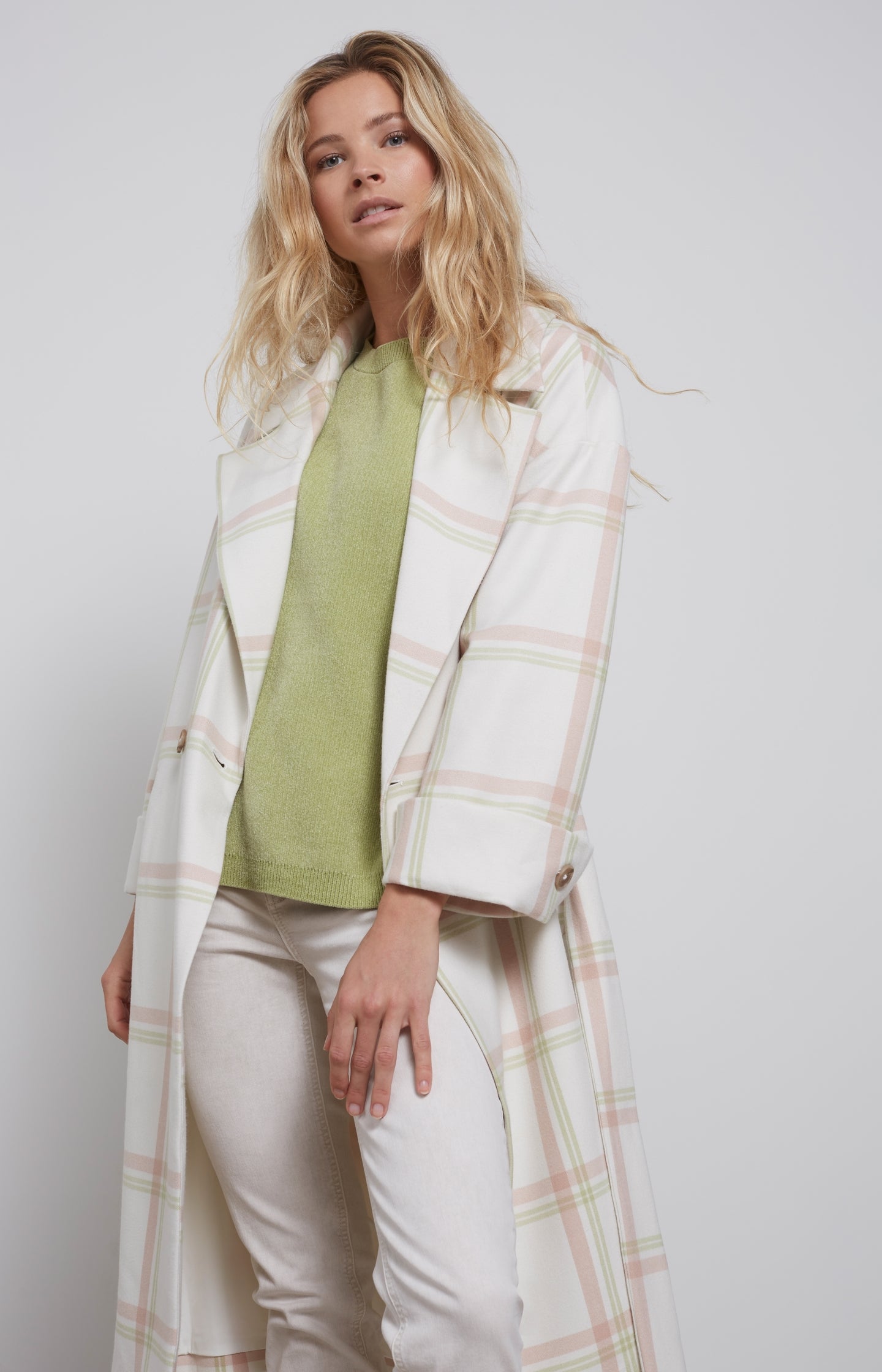 Soft coat with check print, long sleeves and buttons