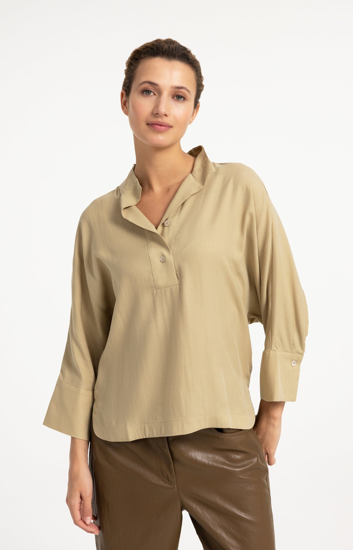 Soft oversized blouse with polo collar - Type: lookbook