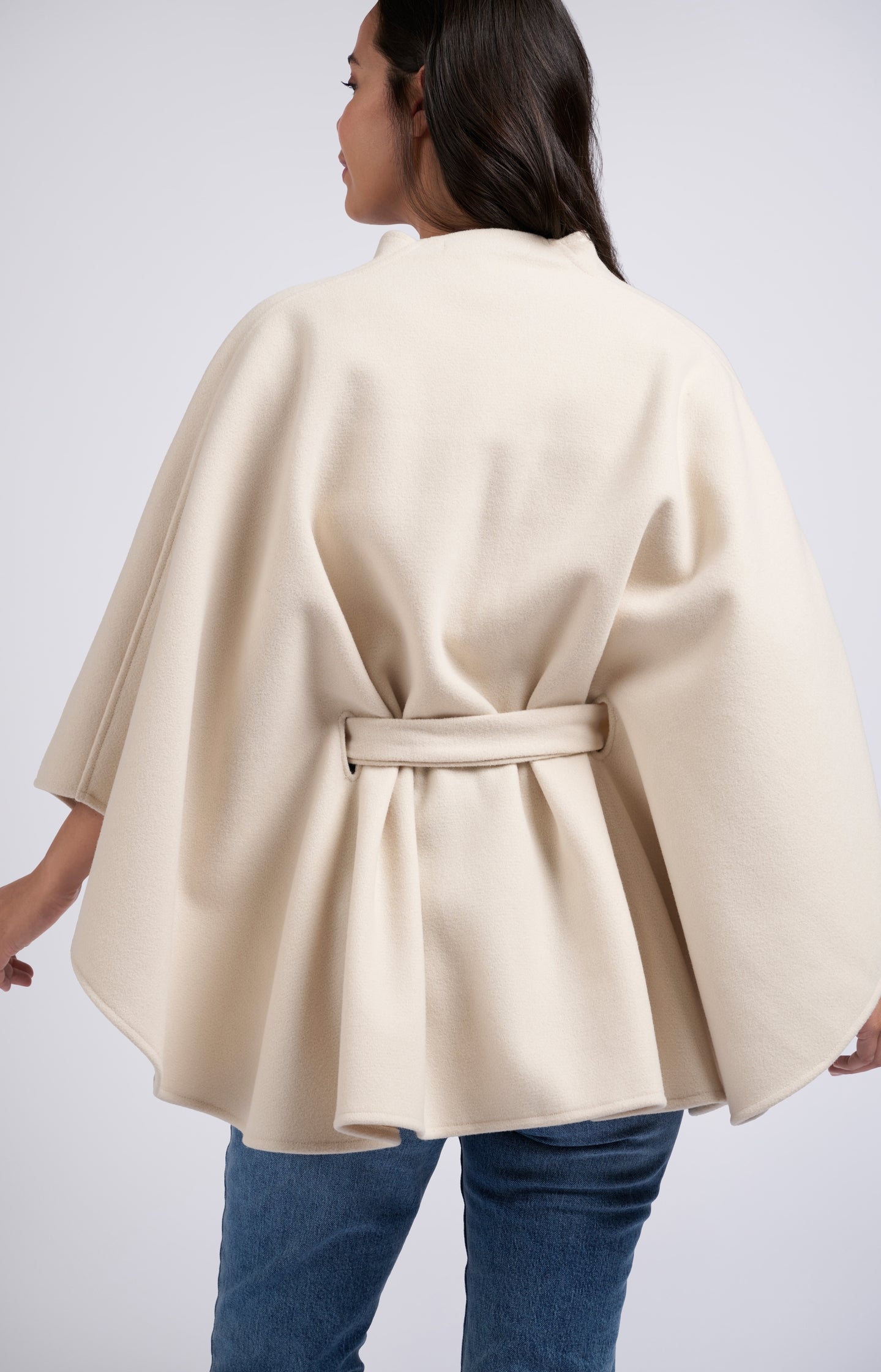 Soft poncho with wide sleeves, V-neck and tie belt