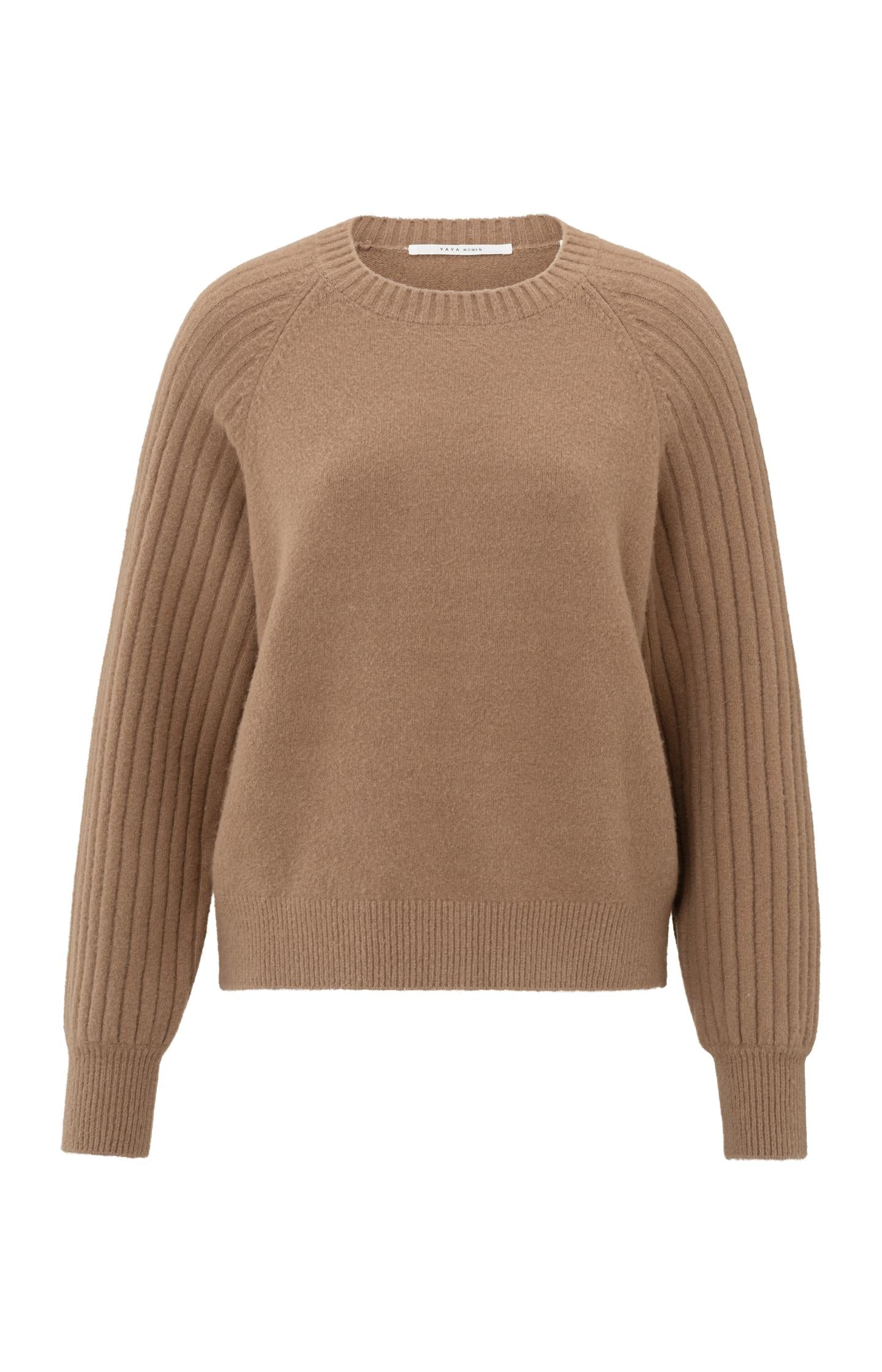 Soft ribbed sweater with round neck and long sleeves - Type: product