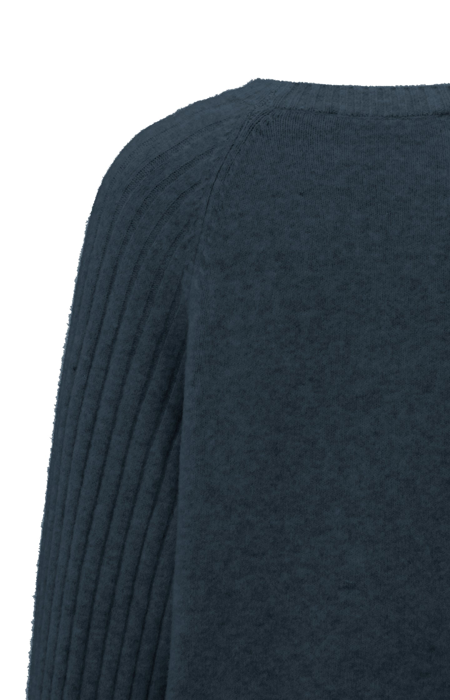 Soft ribbed sweater with round neck and long sleeves