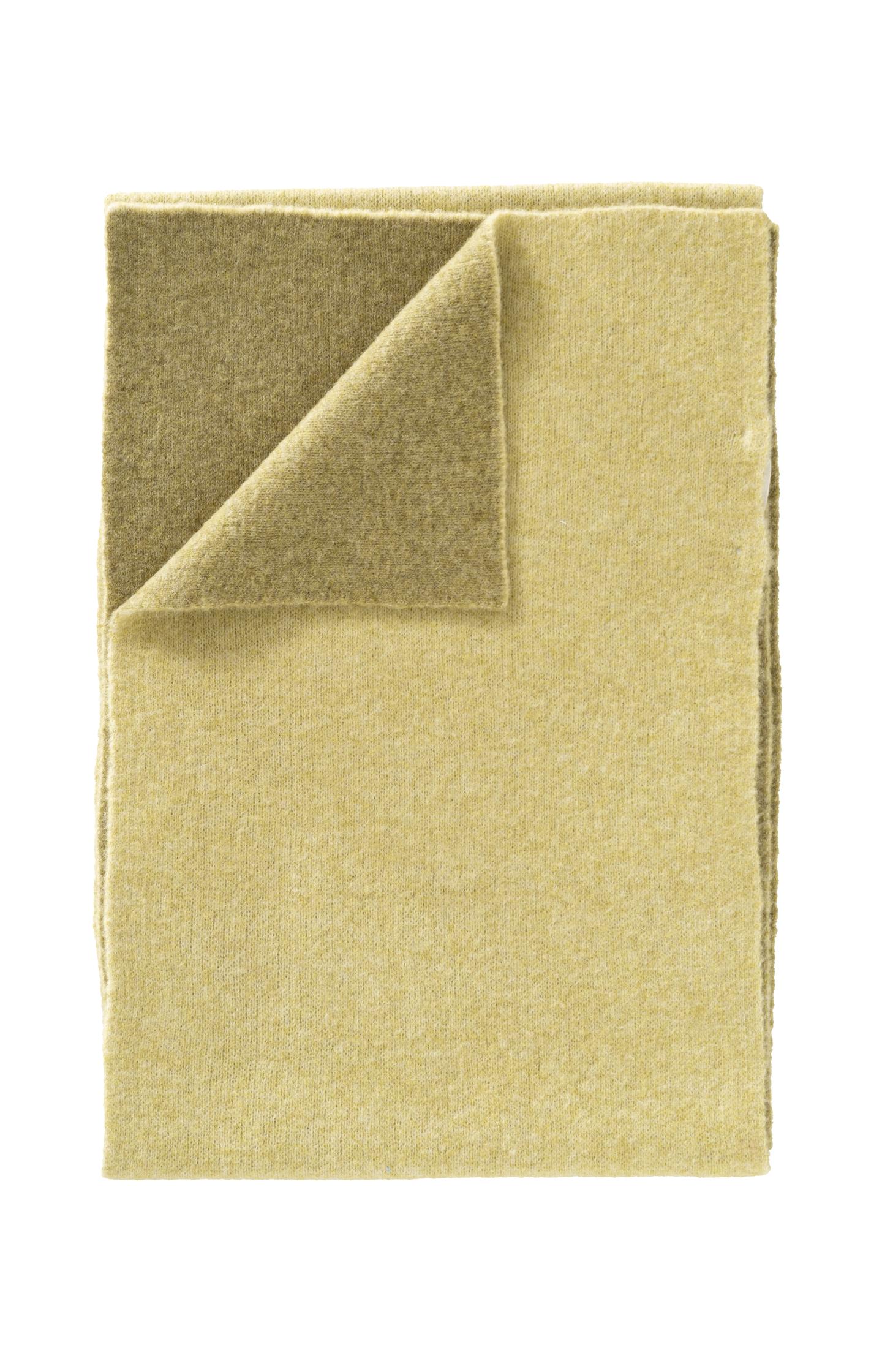 Soft scarf with two-tone design