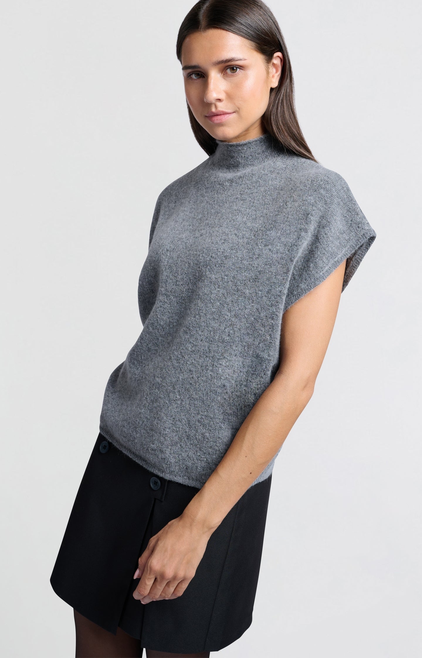 Soft sleeveless sweater with high neck and loose fit - Type: lookbook