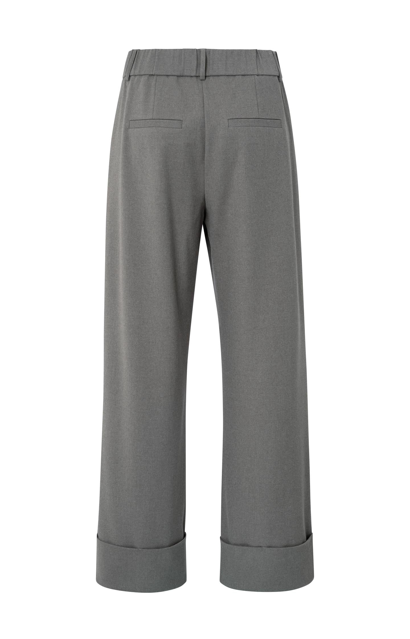 Soft structured trousers with big turn-ups