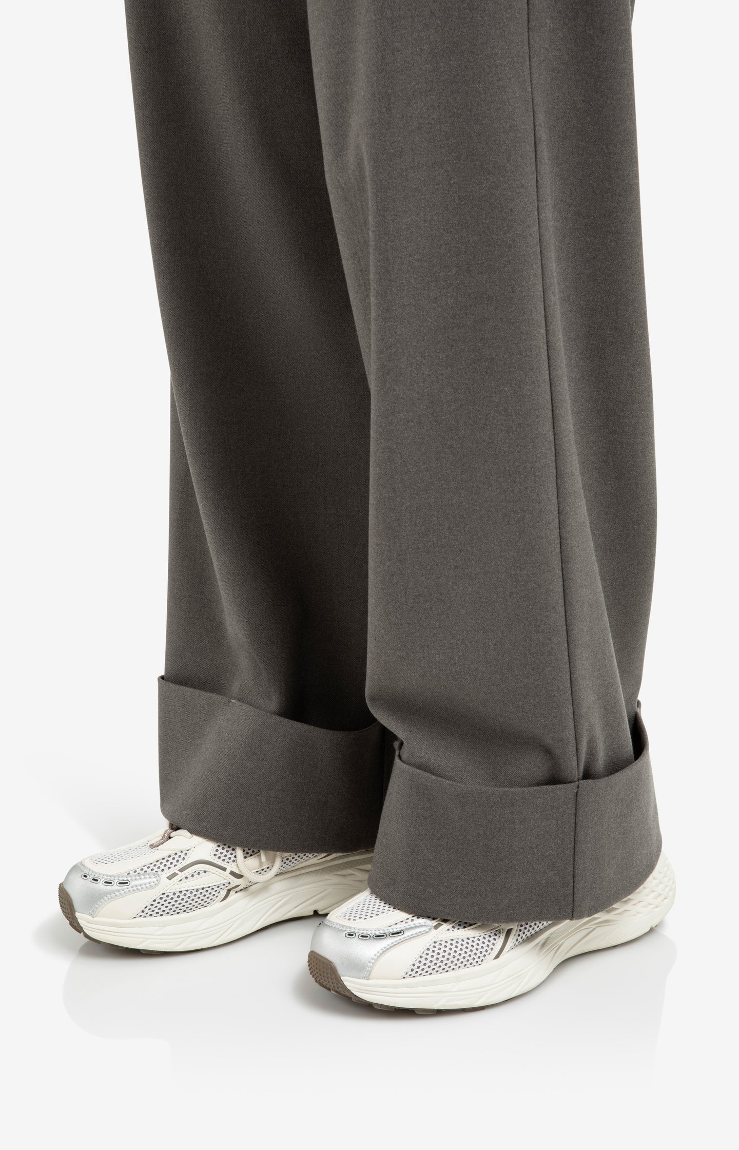 Soft structured trousers with big turn-ups