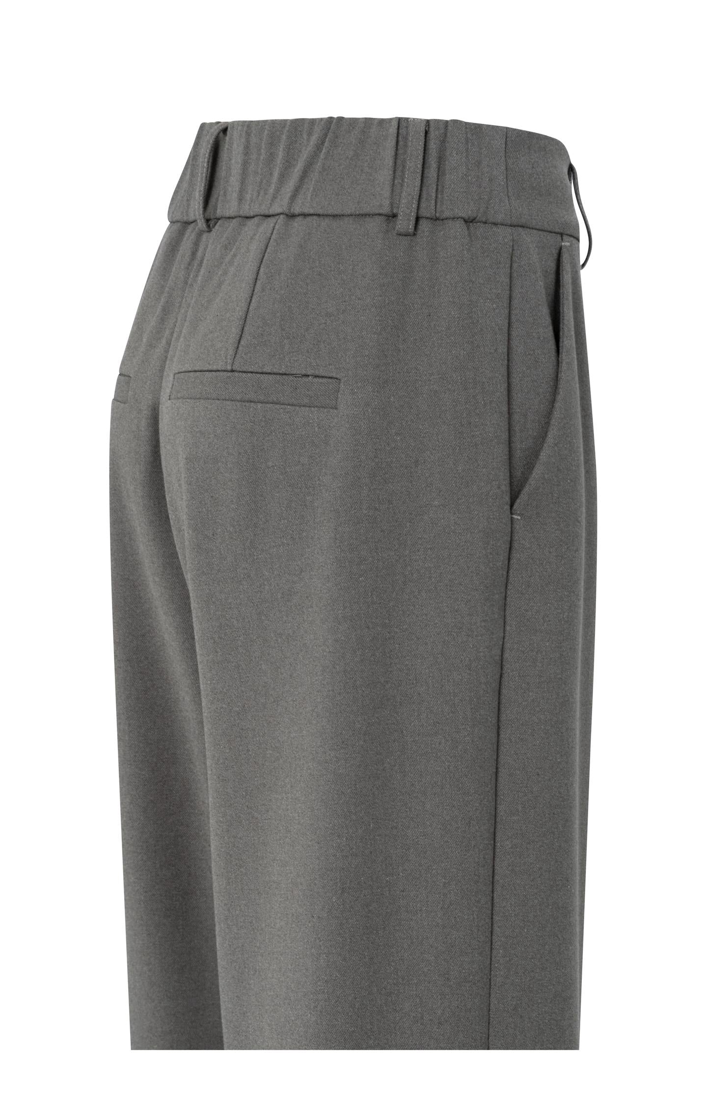 Soft structured trousers with big turn-ups