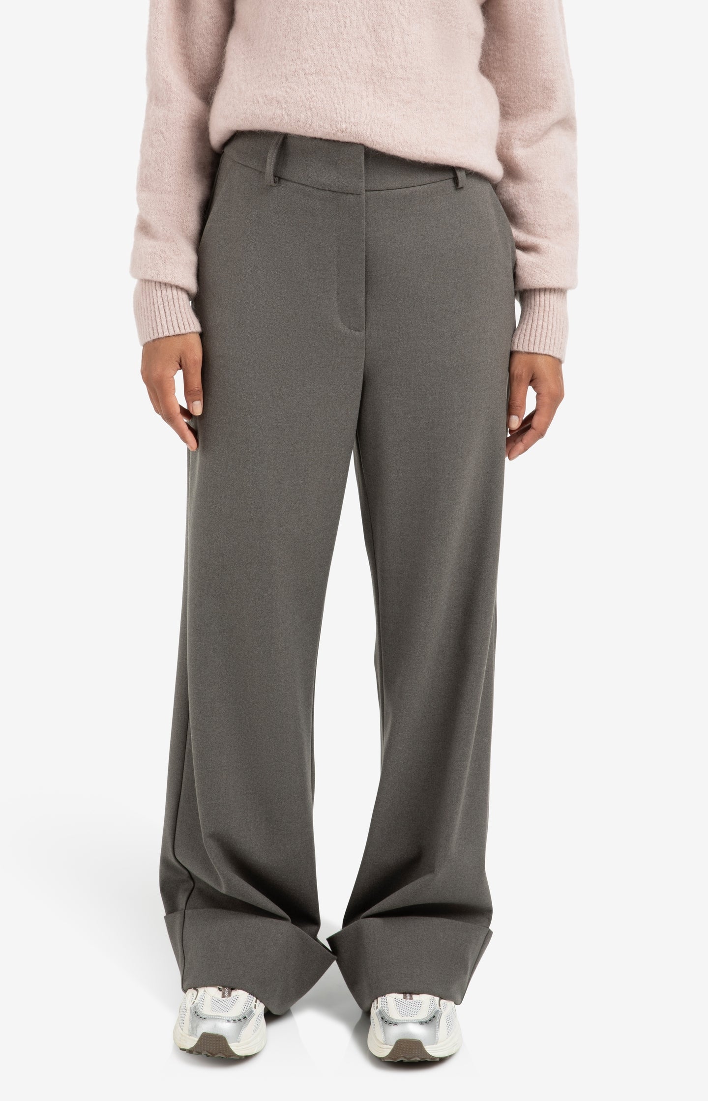 Soft structured trousers with big turn-ups