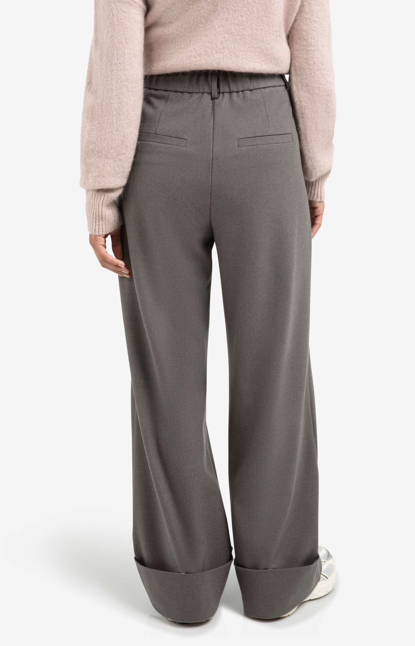 Soft structured trousers with big turn-ups