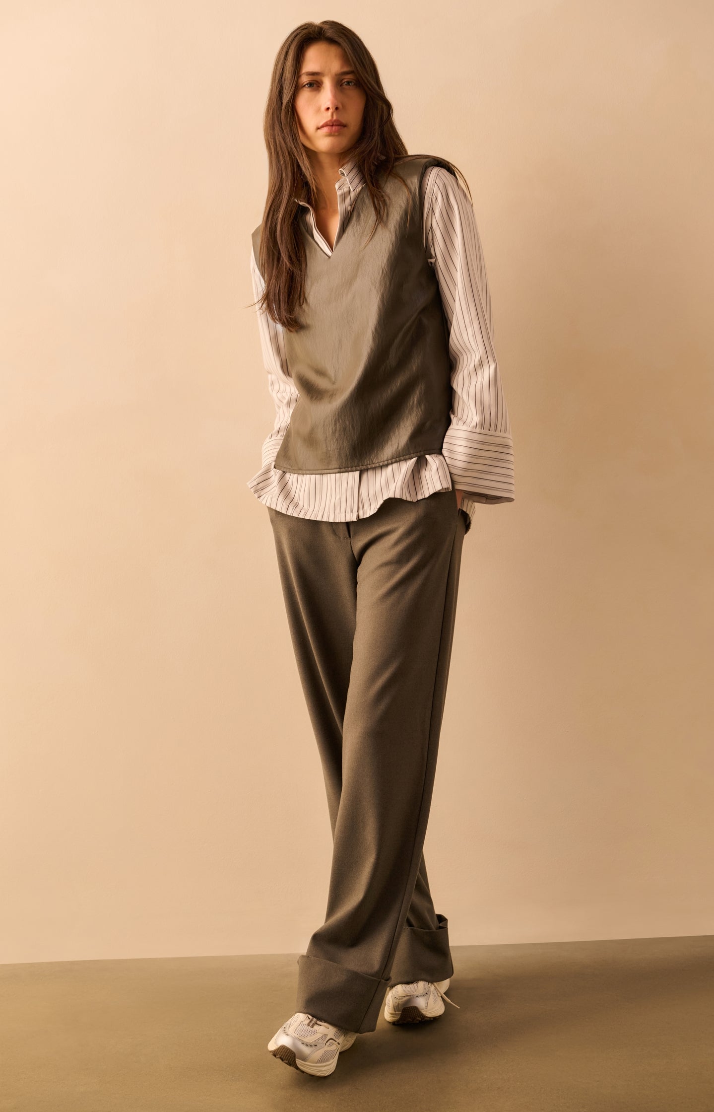 Soft structured trousers with big turn-ups