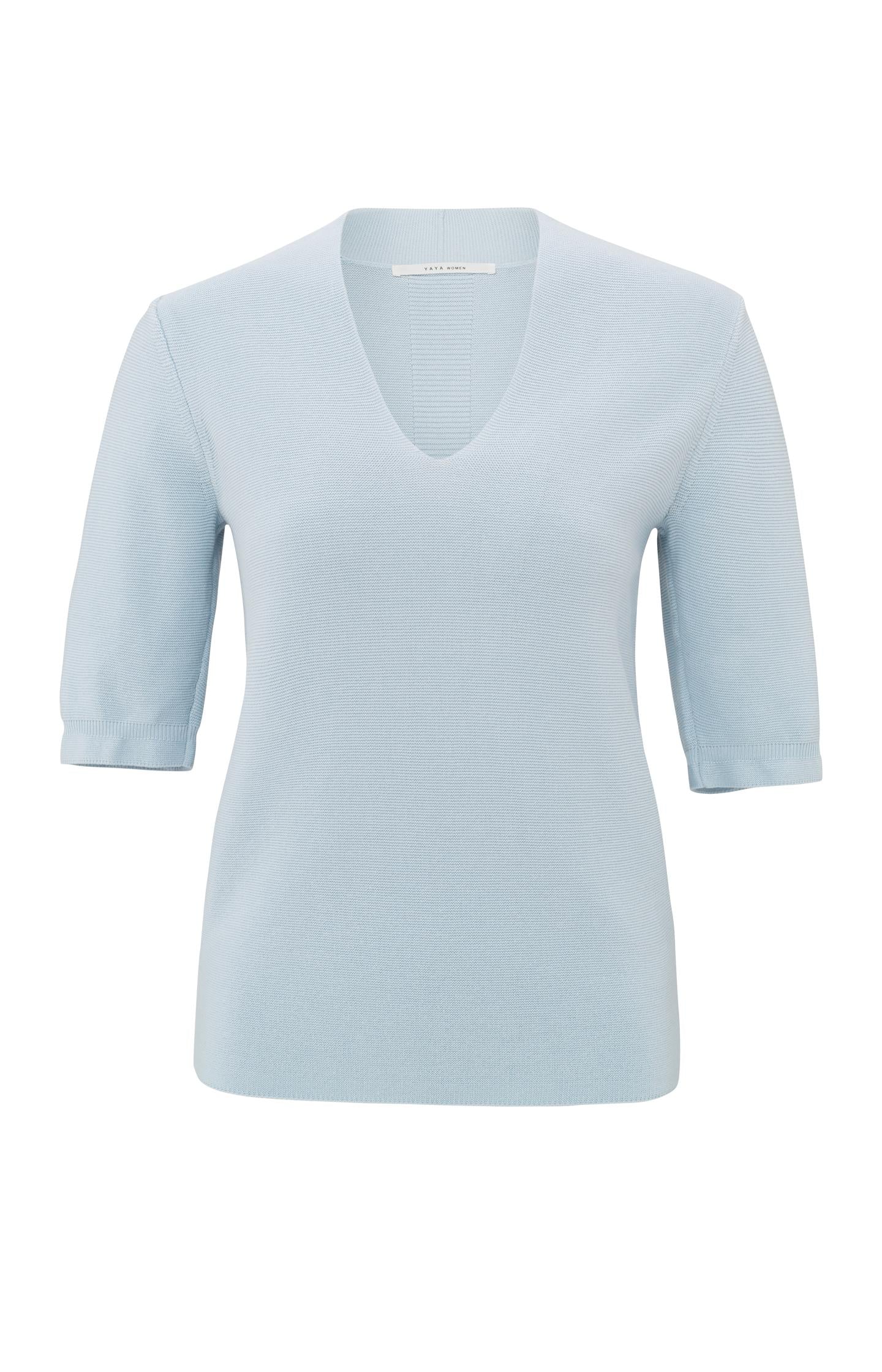 Soft sweater with deep V-neck and short sleeves - Type: product