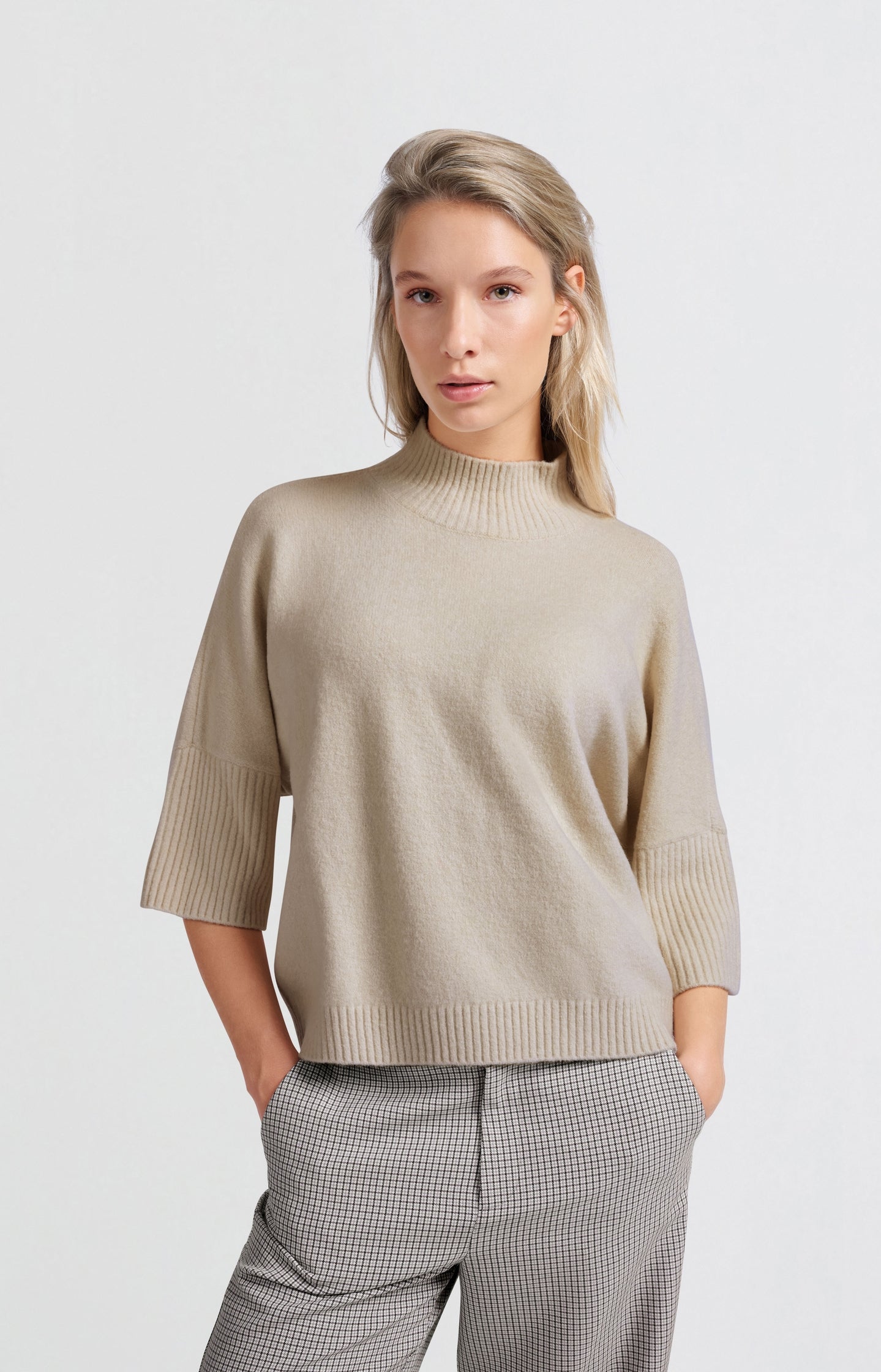 Soft sweater with high neck and three-quarter sleeves - Type: lookbook