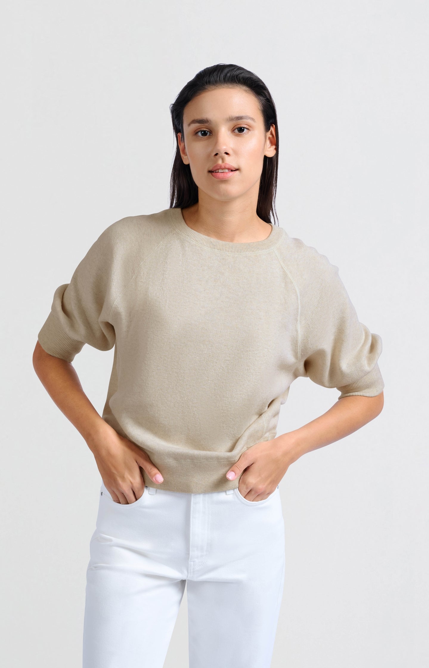 Soft sweater with raglan sleeves and round neckline - Type: lookbook