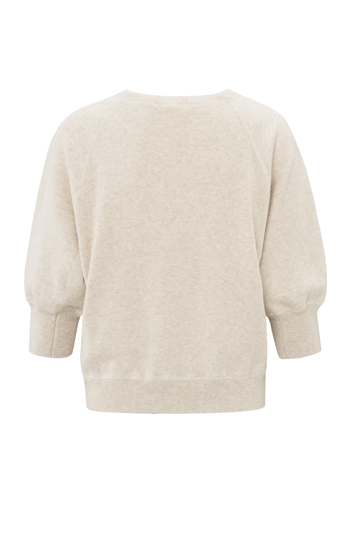 Soft sweater with raglan sleeves and round neckline