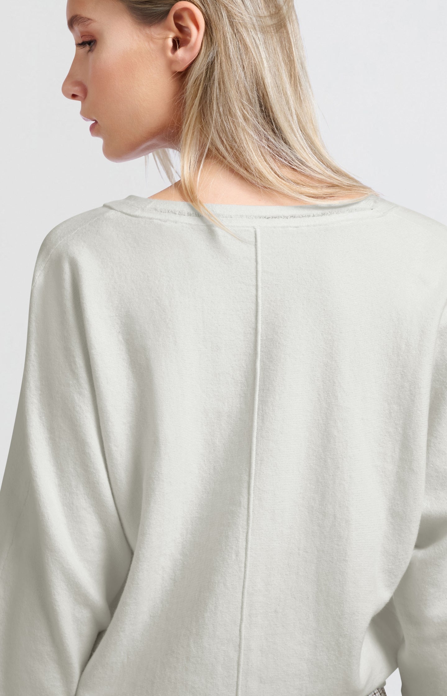 Soft sweater with V-neck and batwing sleeves