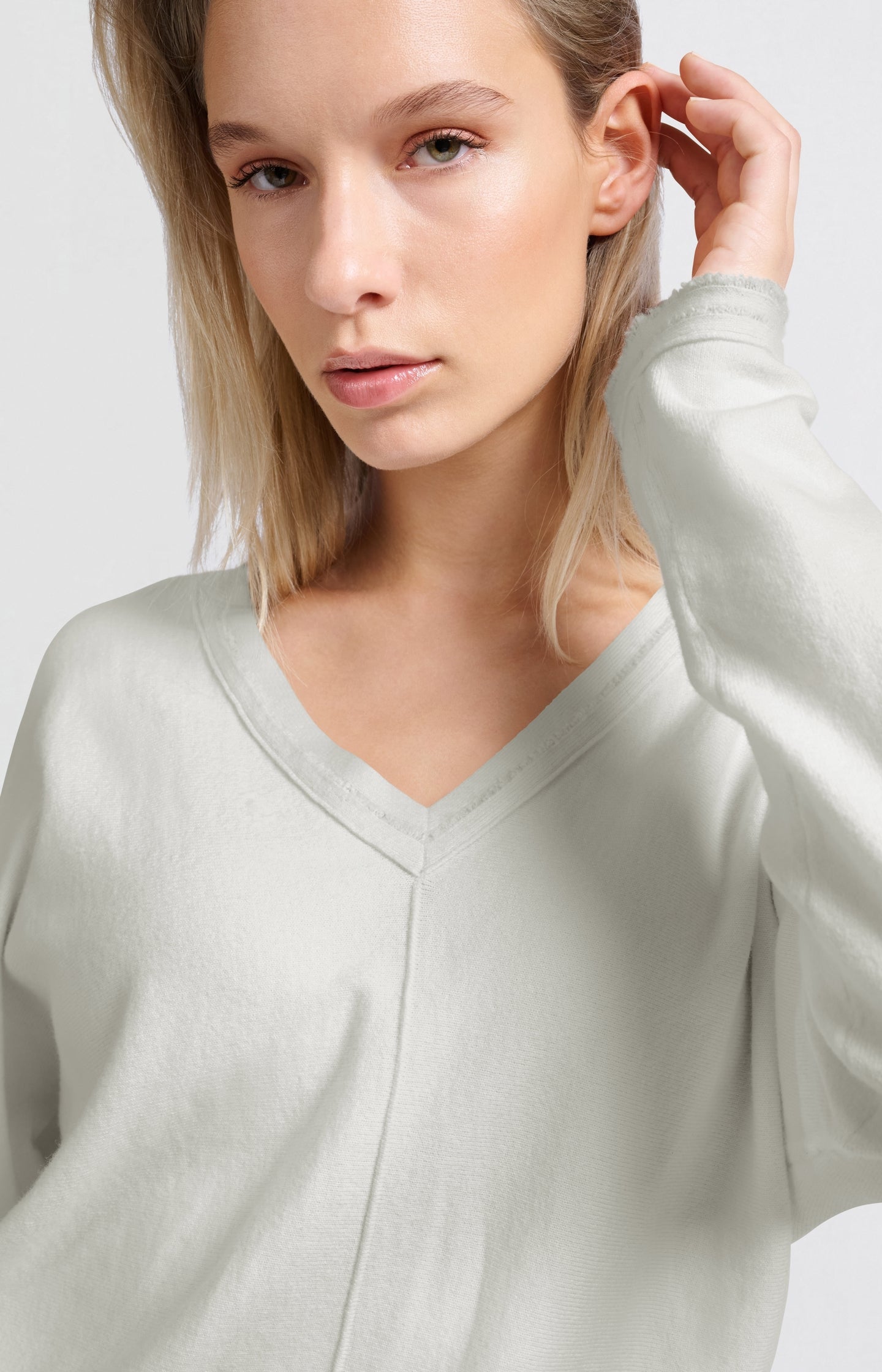 Soft sweater with V-neck and batwing sleeves