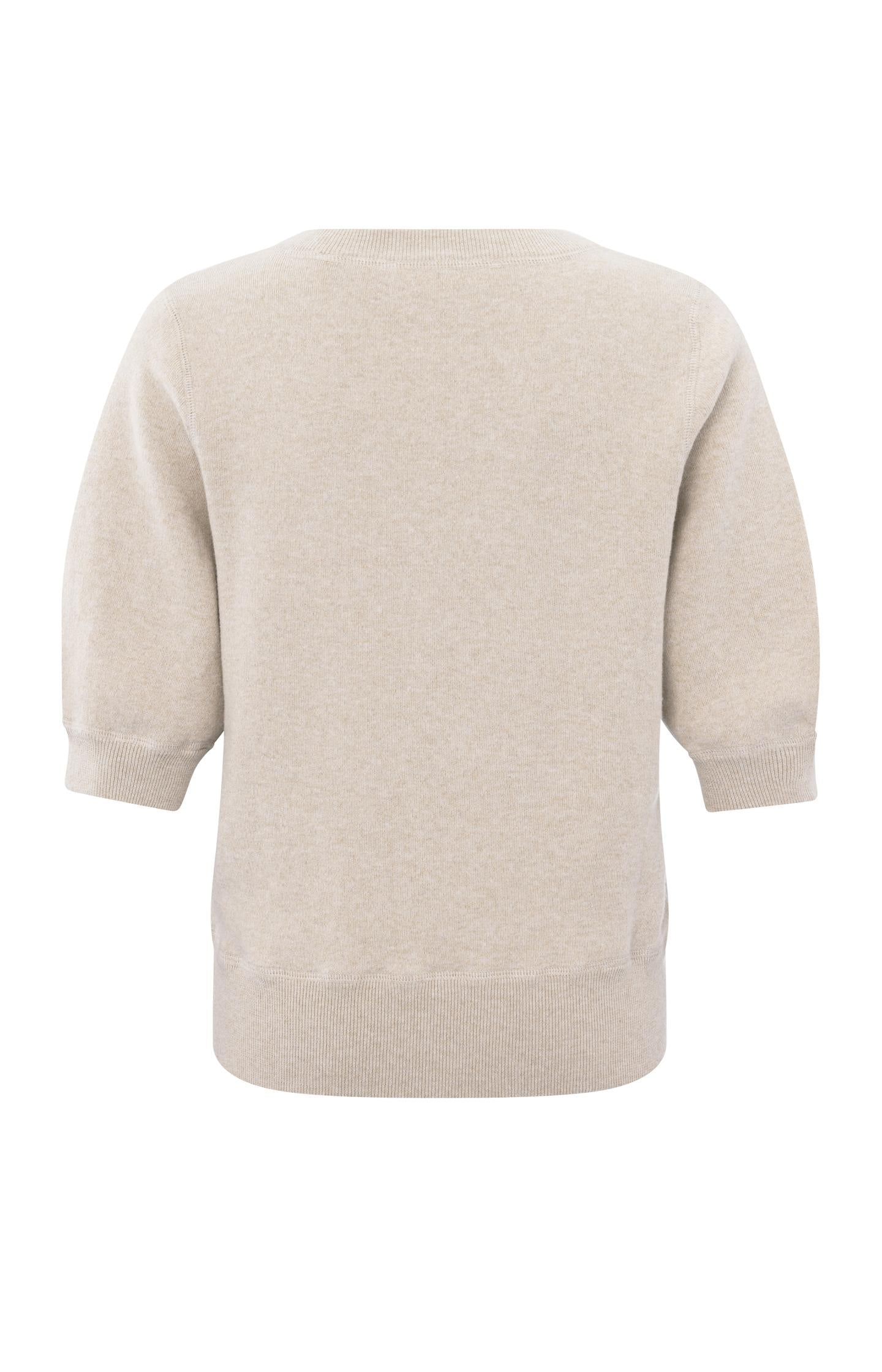 Soft sweater with V-neck and half long sleeves