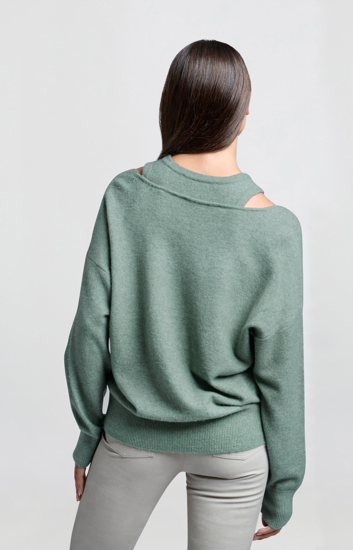 Soft V-neck sweater with matching top in loose fit