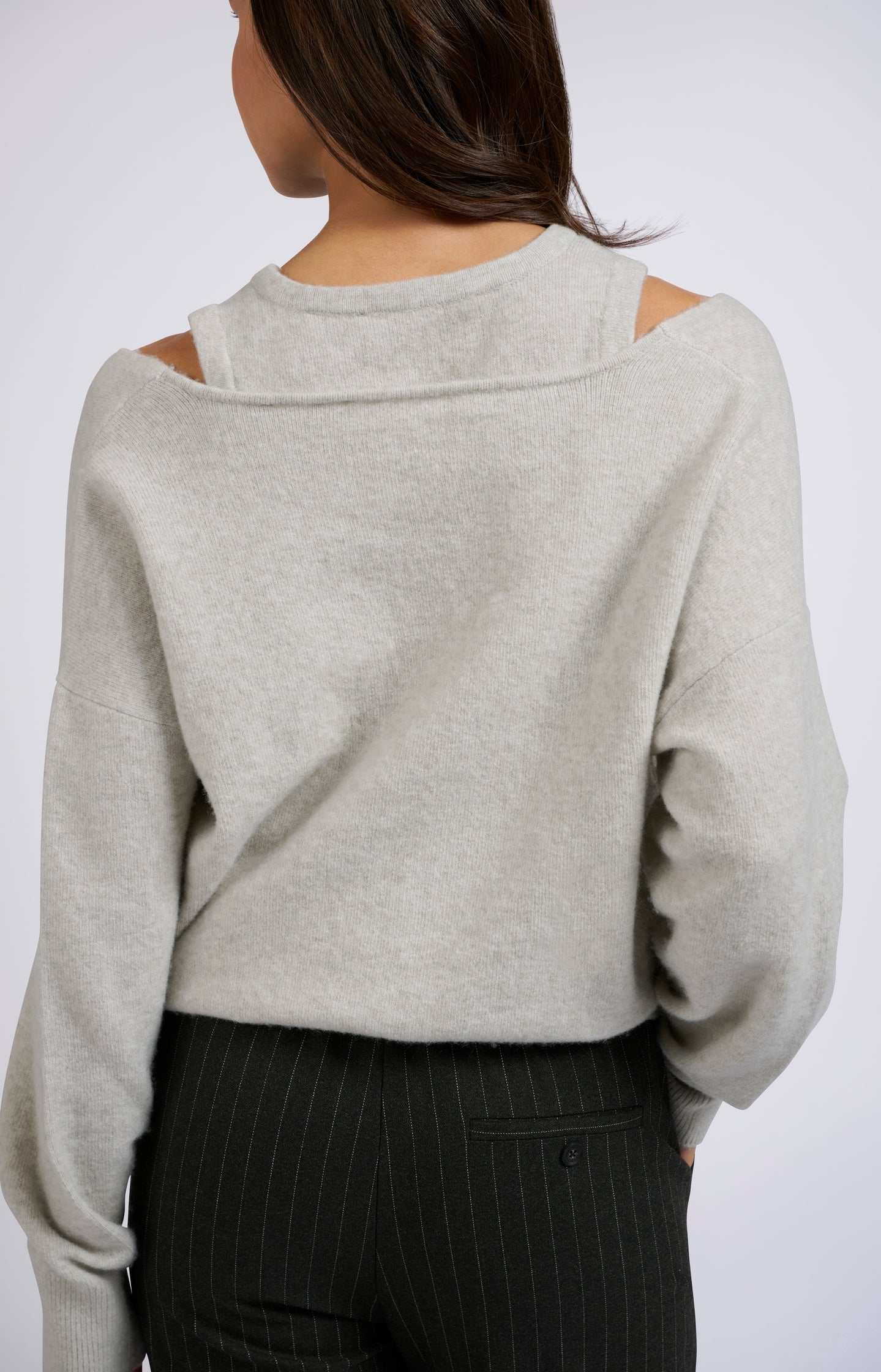 Soft V-neck sweater with matching top in loose fit