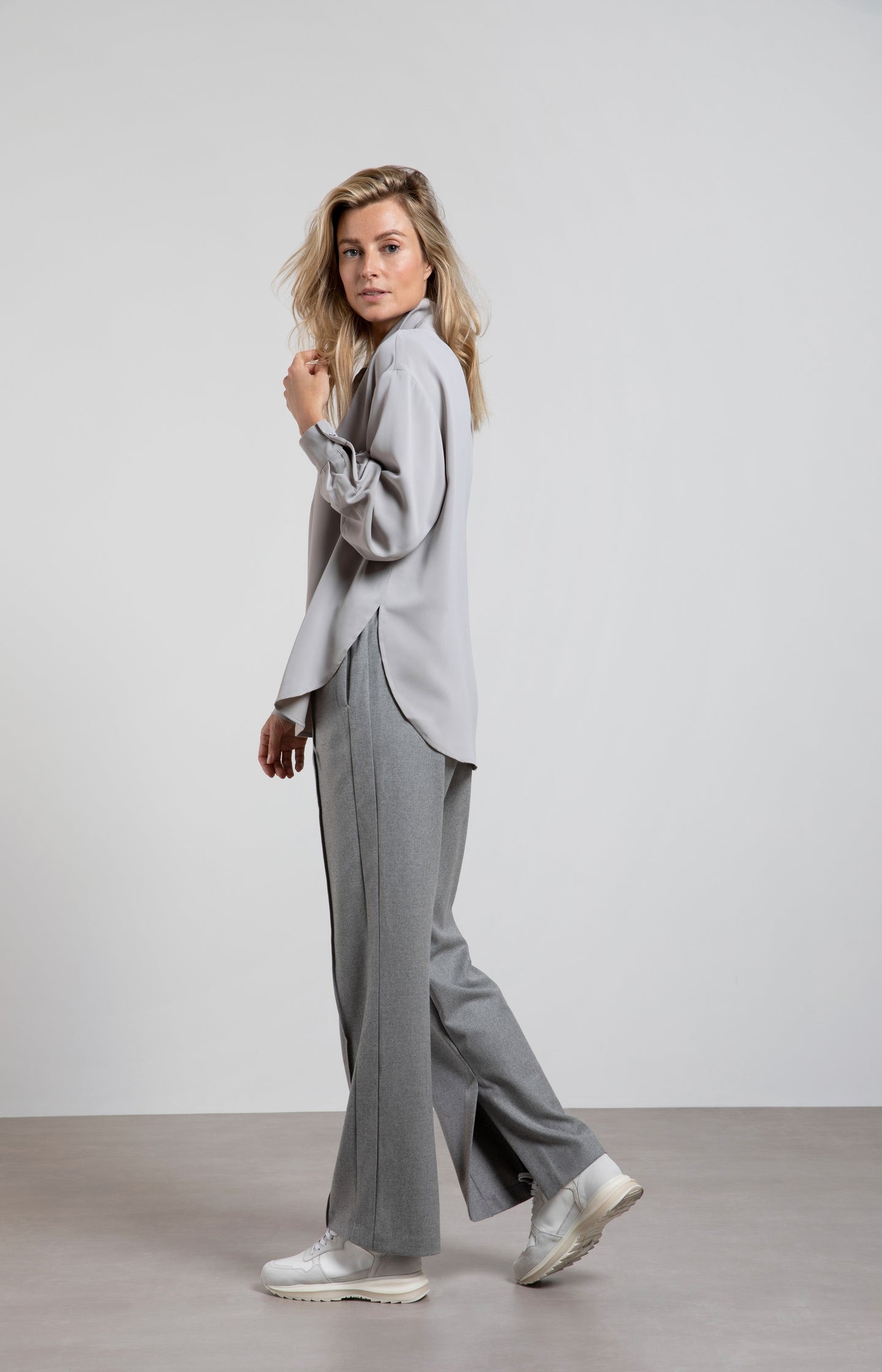 Soft wide leg trousers with elastic waist and a slit