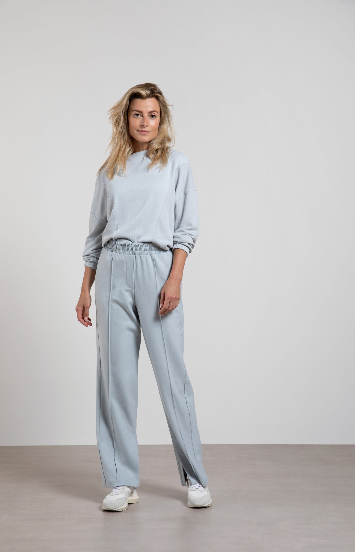 Soft wide leg trousers with elastic waist and a slit