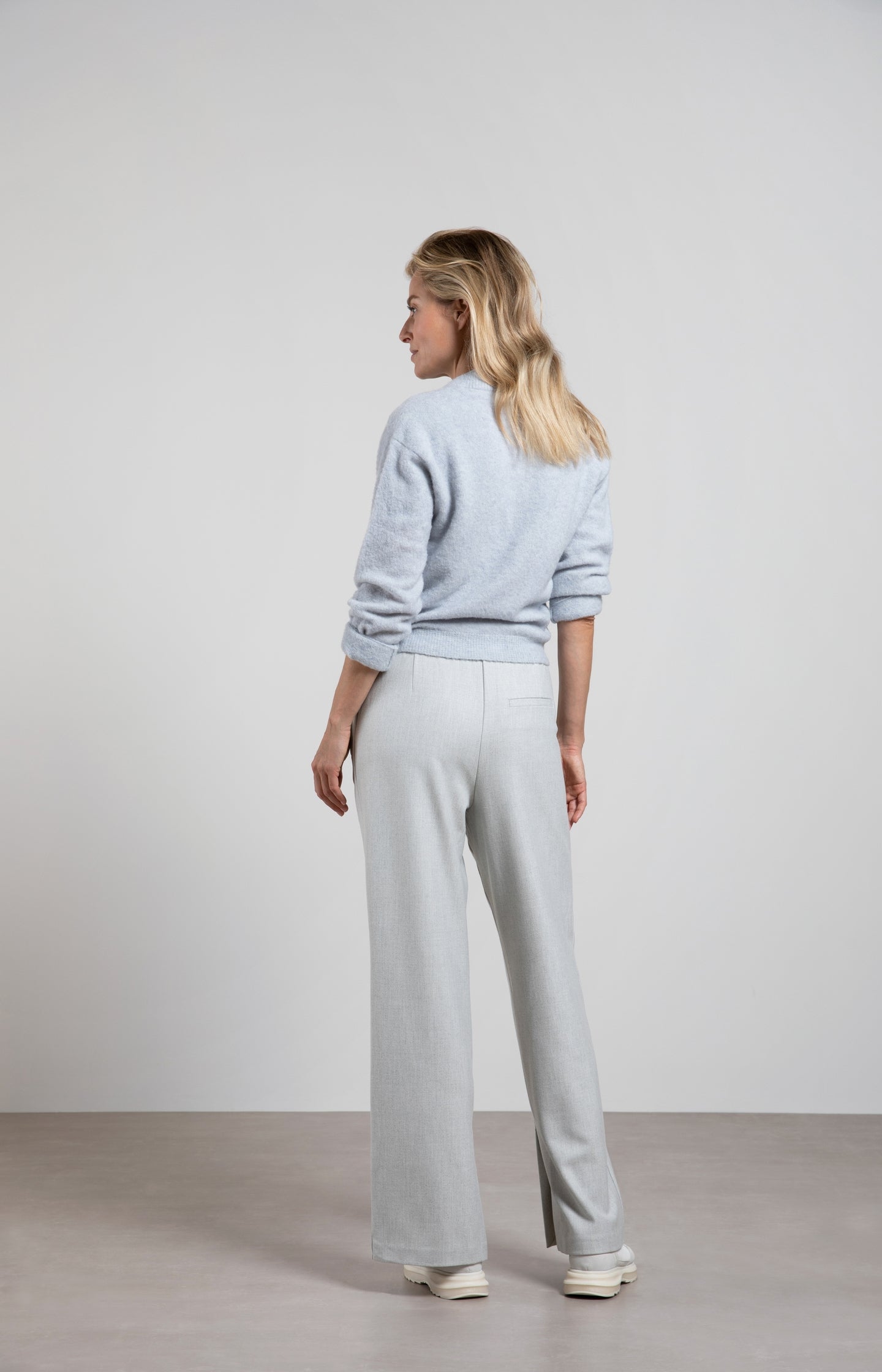 Soft wide leg trousers with elastic waist and seam detail