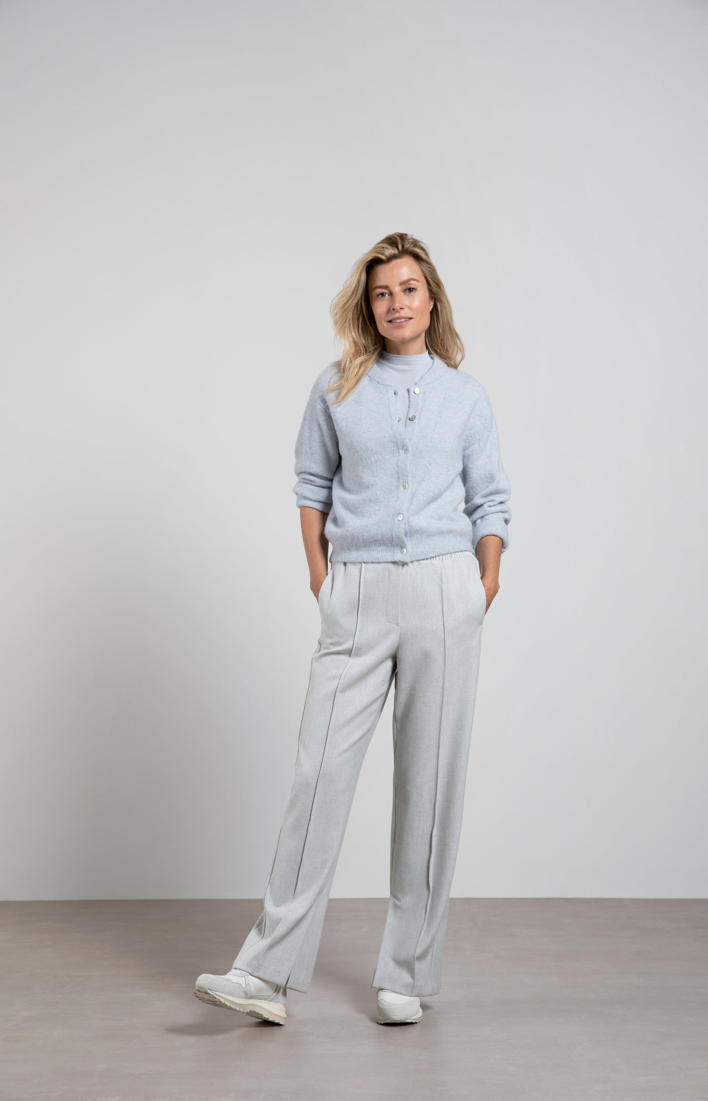 Soft wide leg trousers with elastic waist and seam detail