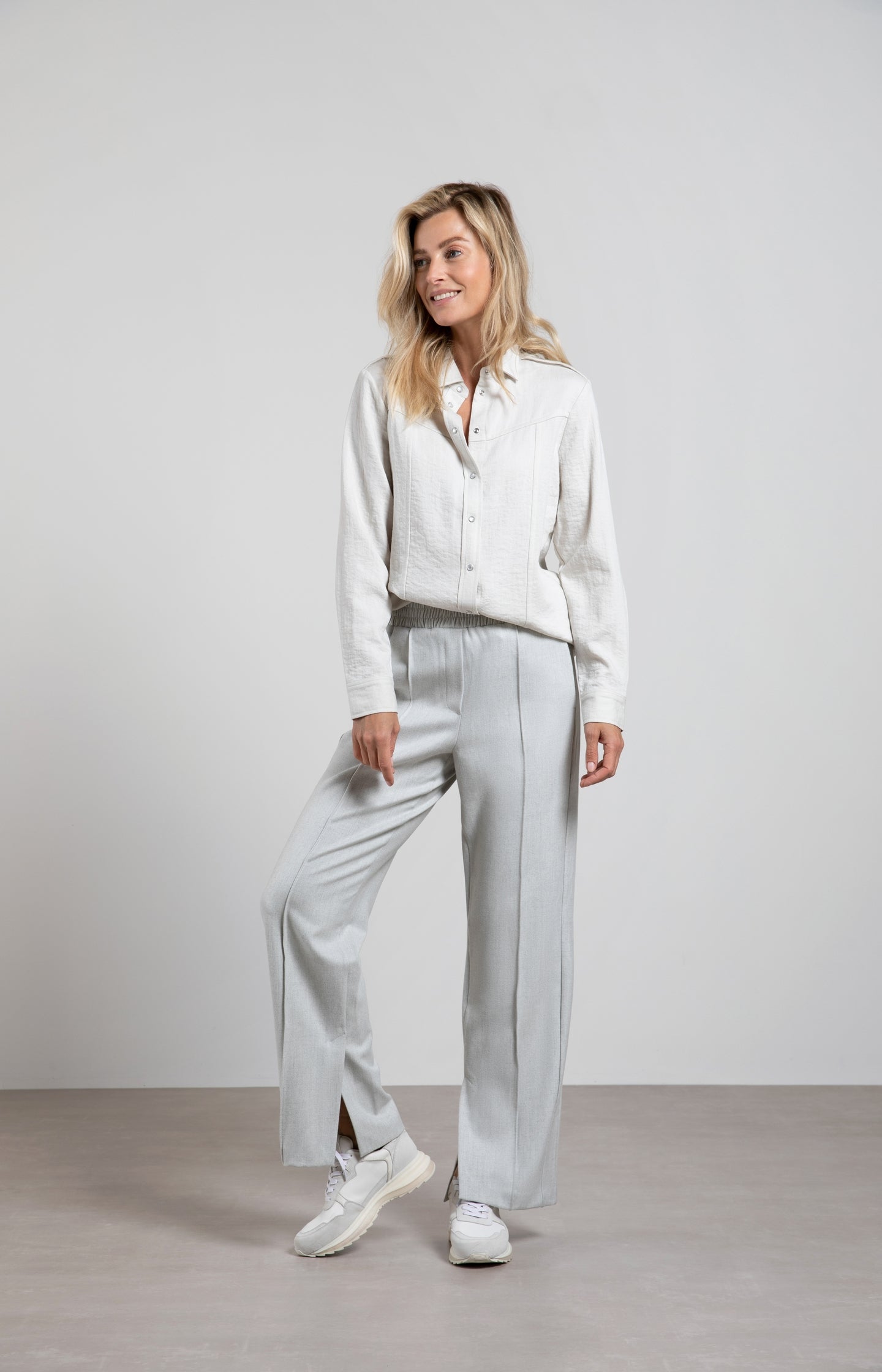 Soft wide leg trousers with elastic waist and seam detail