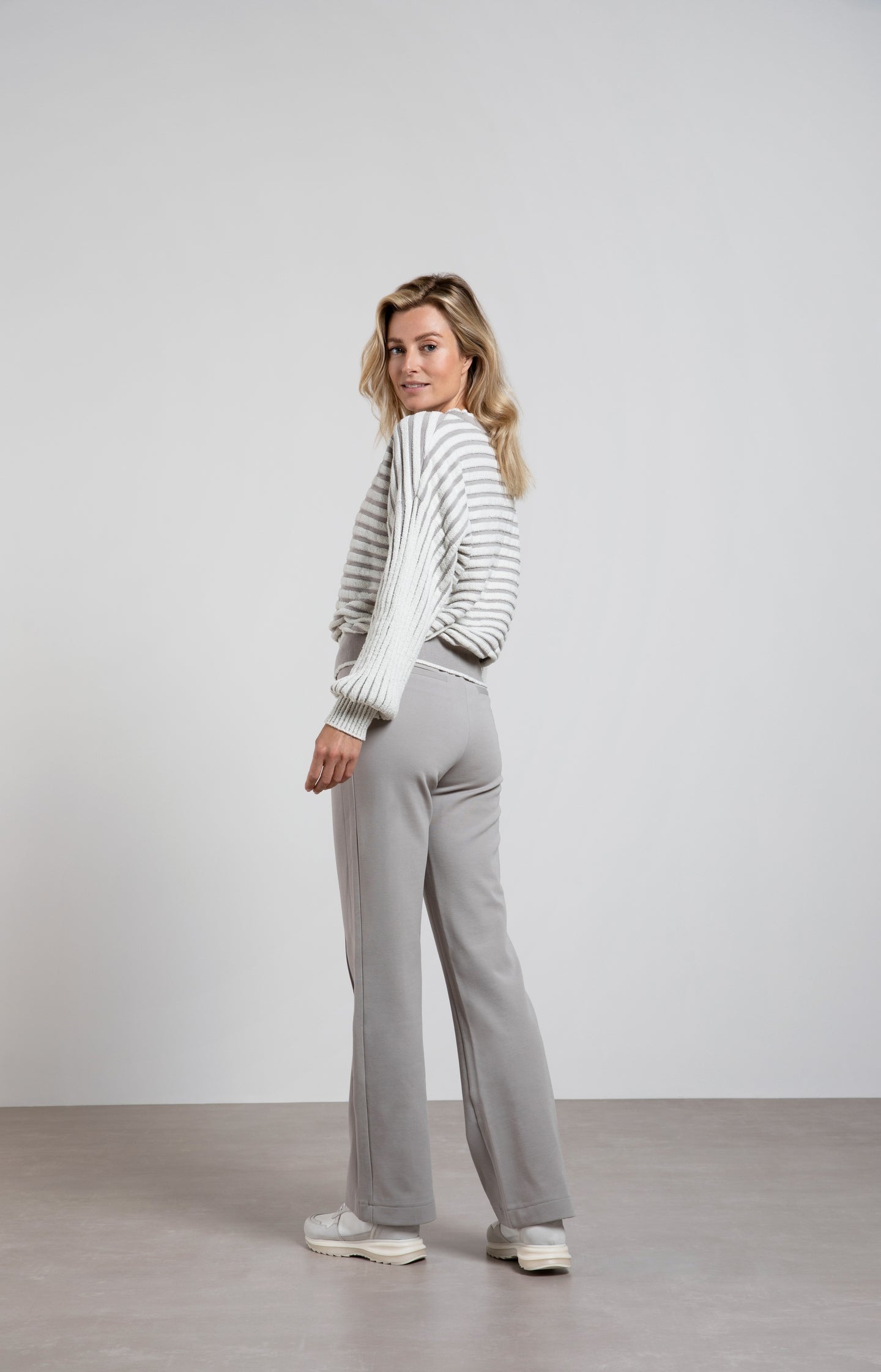 Soft wide leg trousers with elastic waist and seam detail