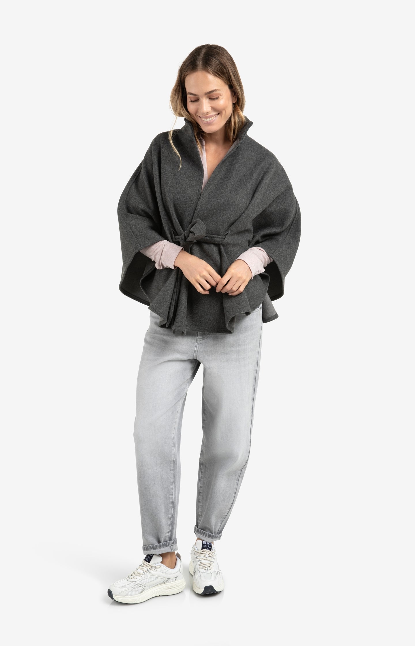 Soft woven poncho with collar and belt - Type: lookbook