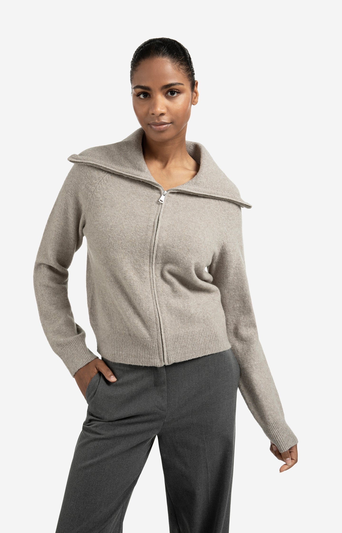 Soft zip-up cardigan with wide collar - Type: lookbook