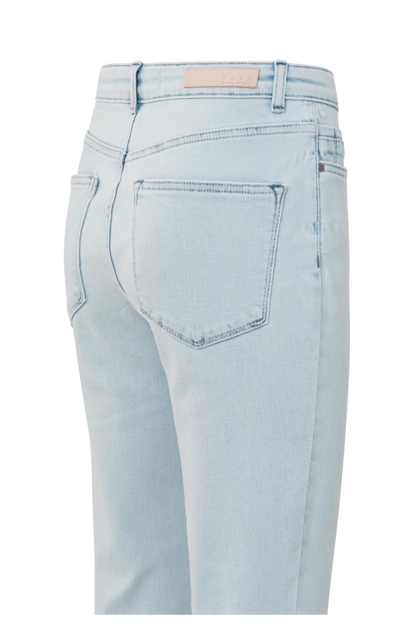 Straight denim with pockets and zip fly in slim fit