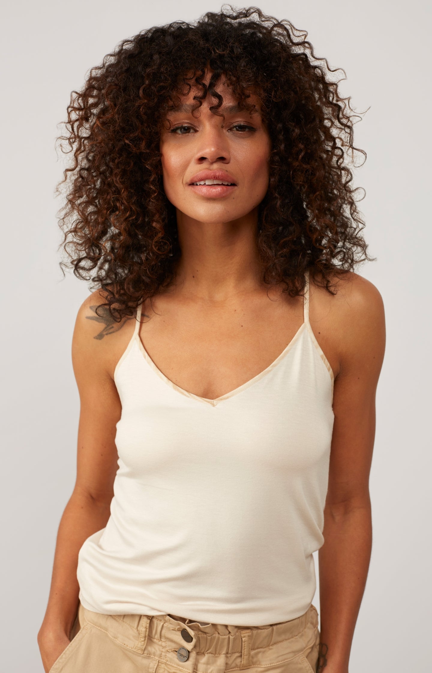 Strappy top with V-neck with woven binding in regular fit - Type: lookbook